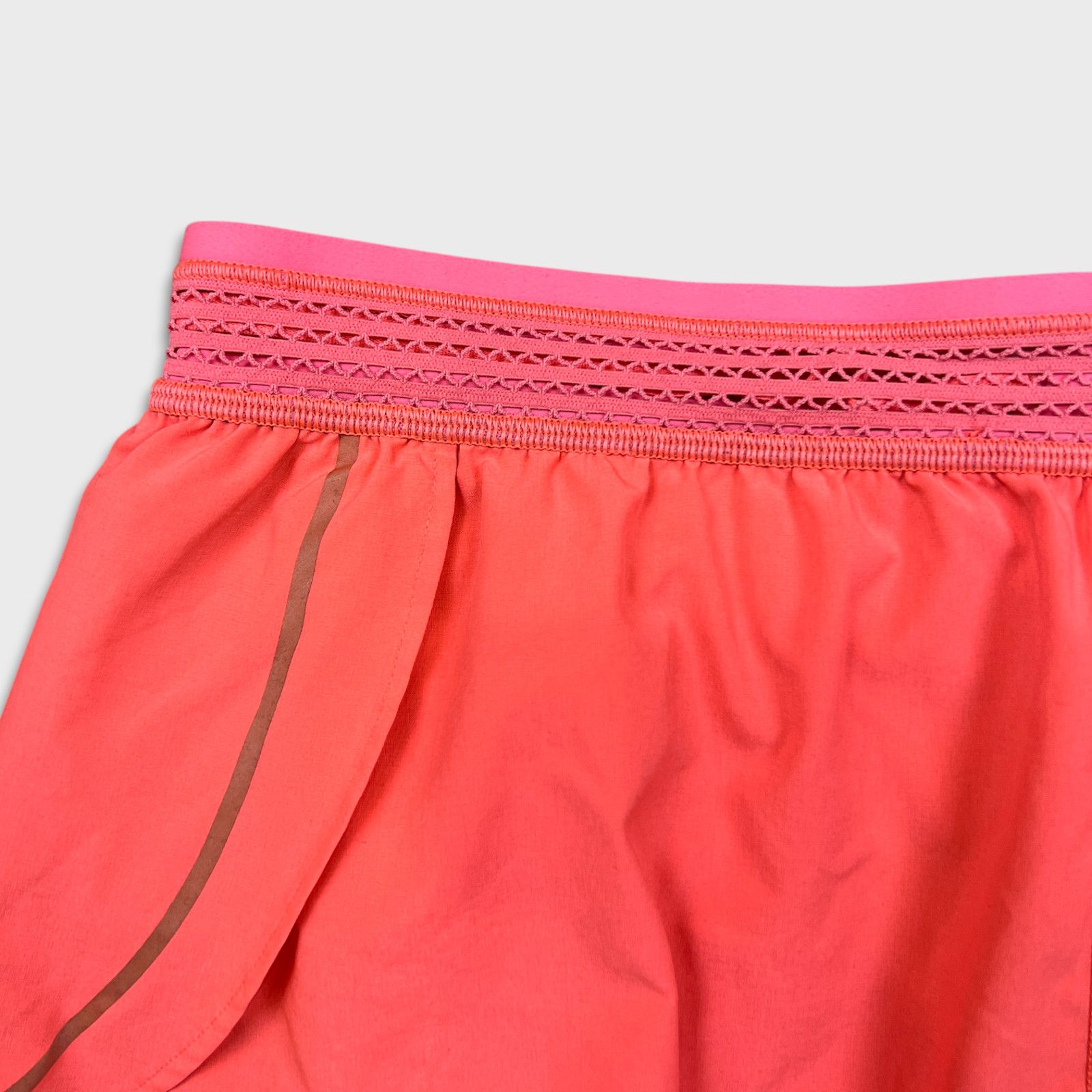 Lululemon Lululemon Hotty Hot Short 8 High Rise Athletic Running Pants Size 30" / US 8 / IT 44 - 2 Thumbnail
