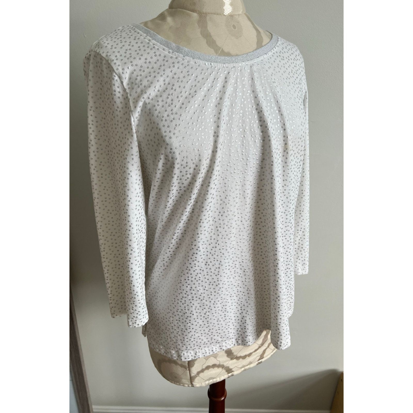 Chicos Chico’s Polka Dotted Scoop Neck Blouse Size 1 (US Medium) Size M / US 6-8 / IT 42-44 - 2 Thumbnail