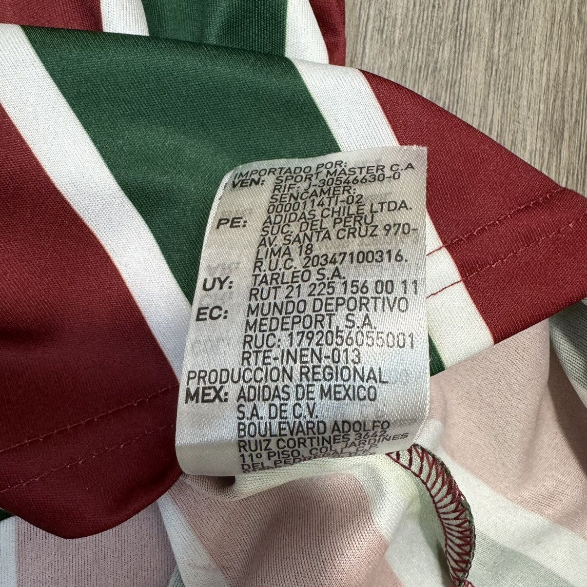 Adidas Fluminense 15/16 home shirt #10 Ronaldinho Size US L / EU 52-54 / 3 - 12 Thumbnail