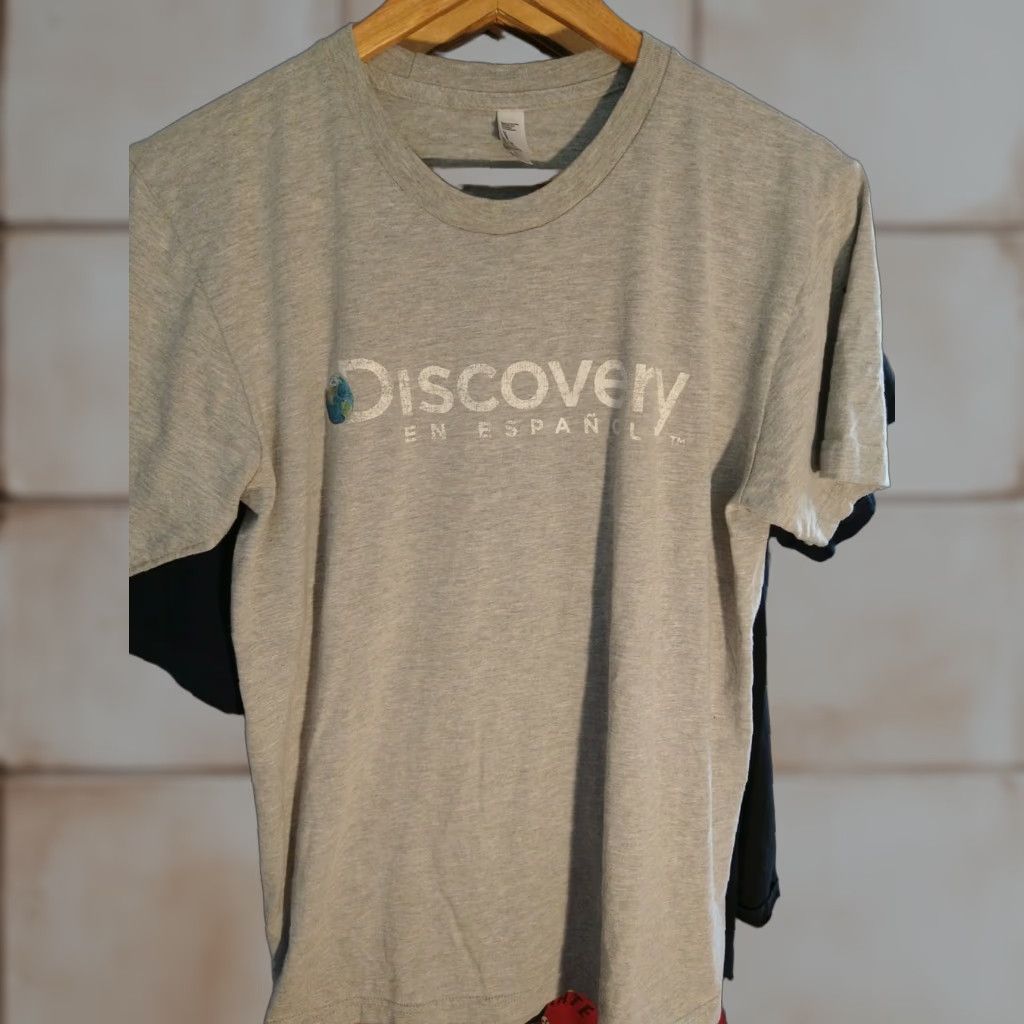 American Apparel VINTAGE American Apparel Discovery Channel en Espanol Made In The USA Tshirt M Gr ay Crew Neck Short Sleeve Men USA 90% cotton 10% polyester Size US M / EU 48-50 / 2 - 1 Thumbnail
