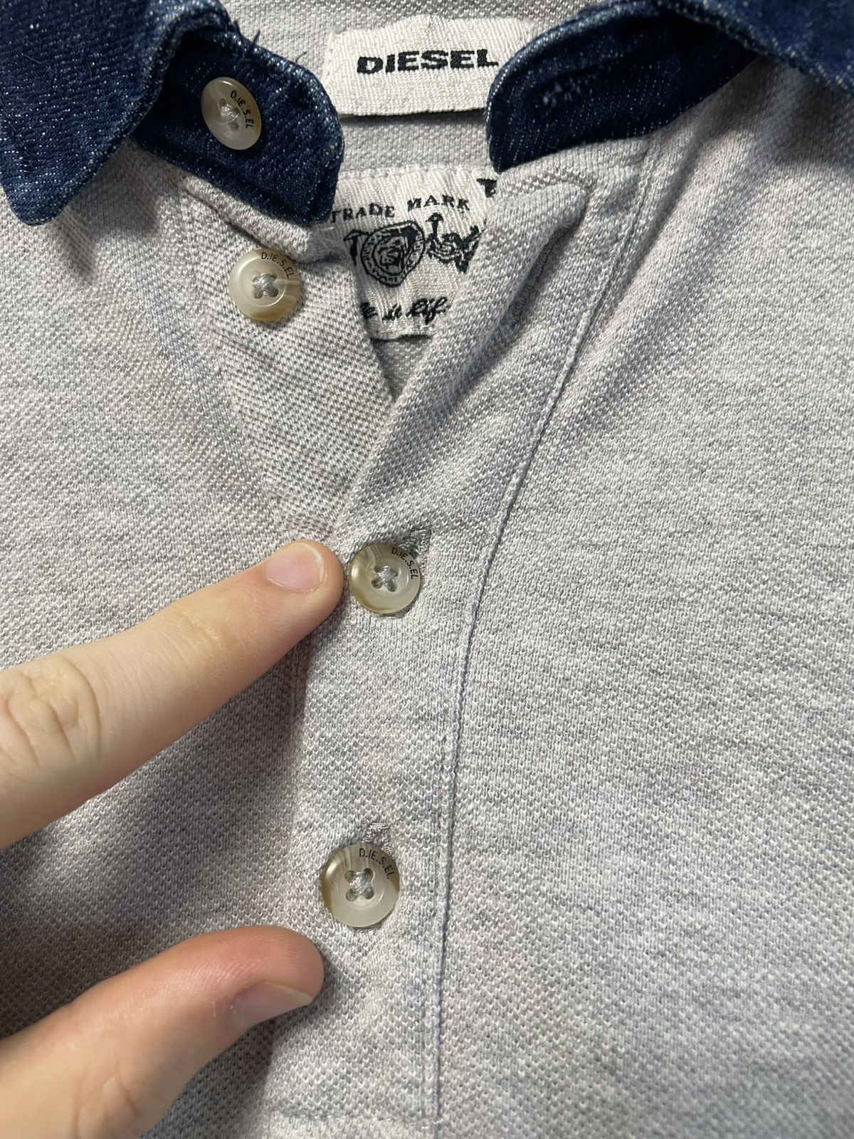 Diesel Vintage Diesel Metallic Logo Polo Shirt Y2K Size US L / EU 52-54 / 3 - 7 Thumbnail