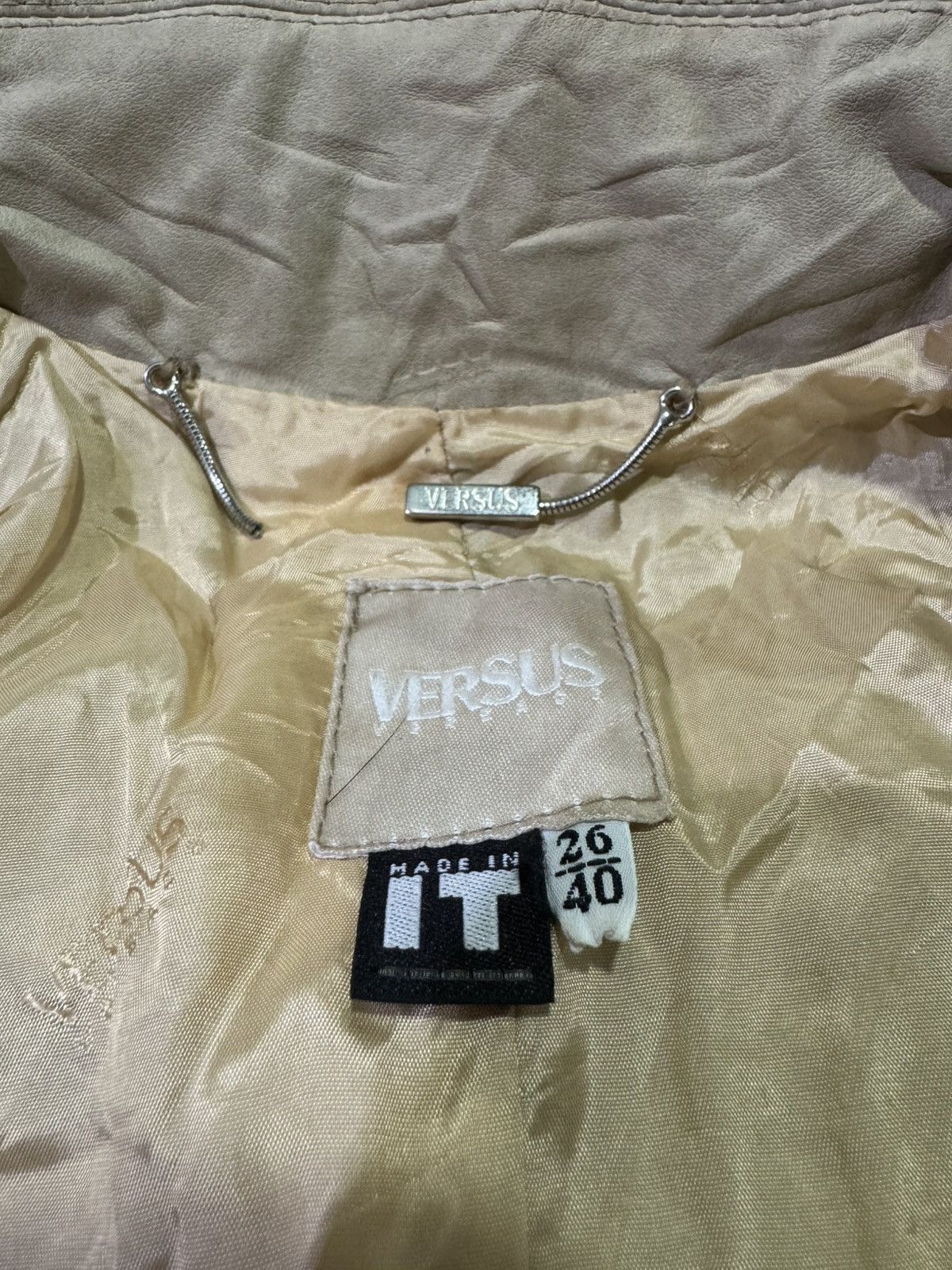Versace VERY RARE VINTAGE JACKET LEATHER COAT VERSACE VERSUS Size M / US 6-8 / IT 42-44 - 4 Thumbnail