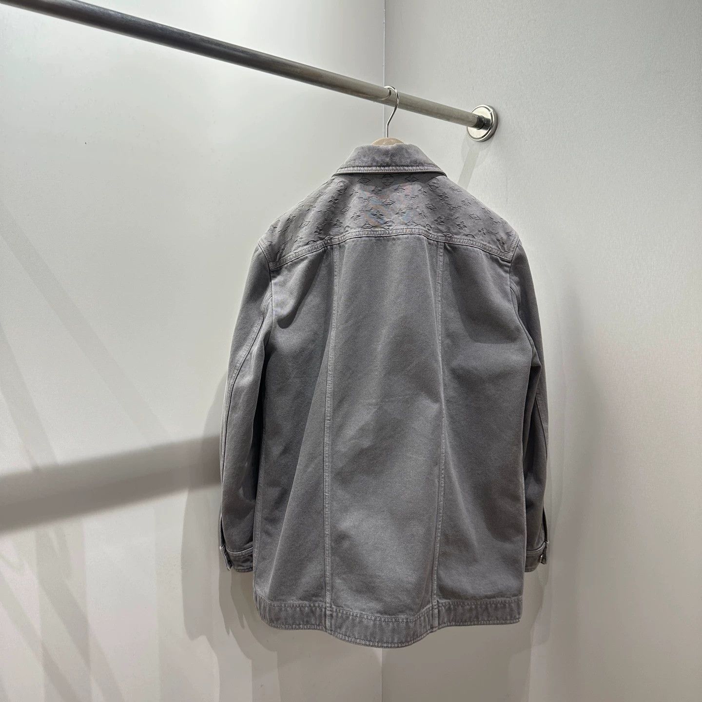 Louis Vuitton LV 25SS Women's Monogram Pocket Cotton Denim Jacket 36 Size XS / US 0-2 / IT 36-38 - 2 Thumbnail