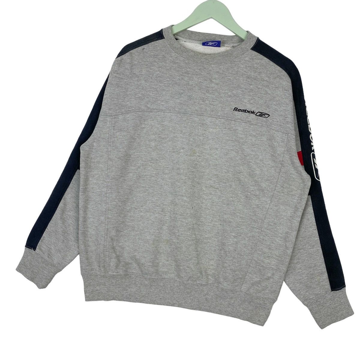 Reebok Vintage Reebok Embroidered Sweatshirt Crewneck Pullover Size US L / EU 52-54 / 3 - 3 Thumbnail