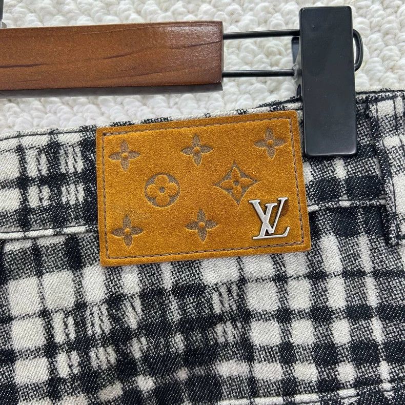 Louis Vuitton Louis Vuitton Classic plaid shorts Size US 34 / EU 50 - 5 Thumbnail