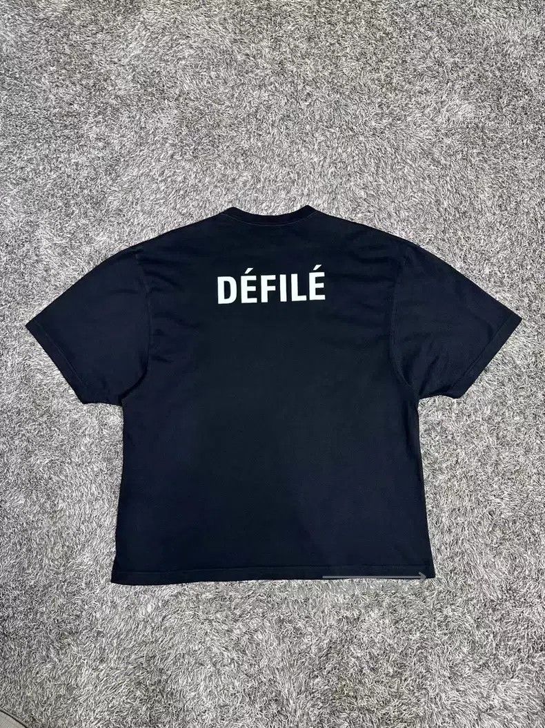 Balenciaga Balenciaga Defile Short Sleeve Size US M / EU 48-50 / 2 - 1 Thumbnail