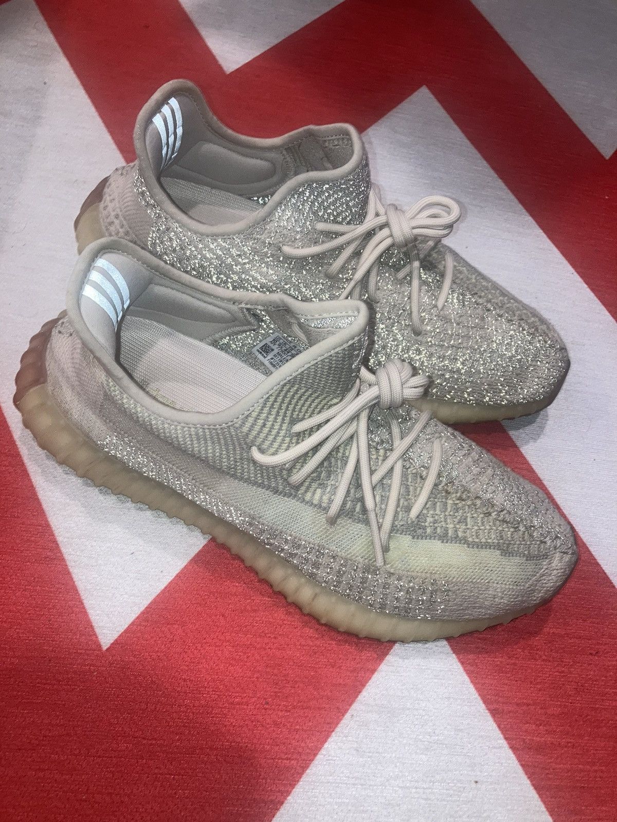 Adidas × Yeezy Yeezy Boost 350 V2 Citrin Reflective Size US 10 / EU 43 - 2 Thumbnail