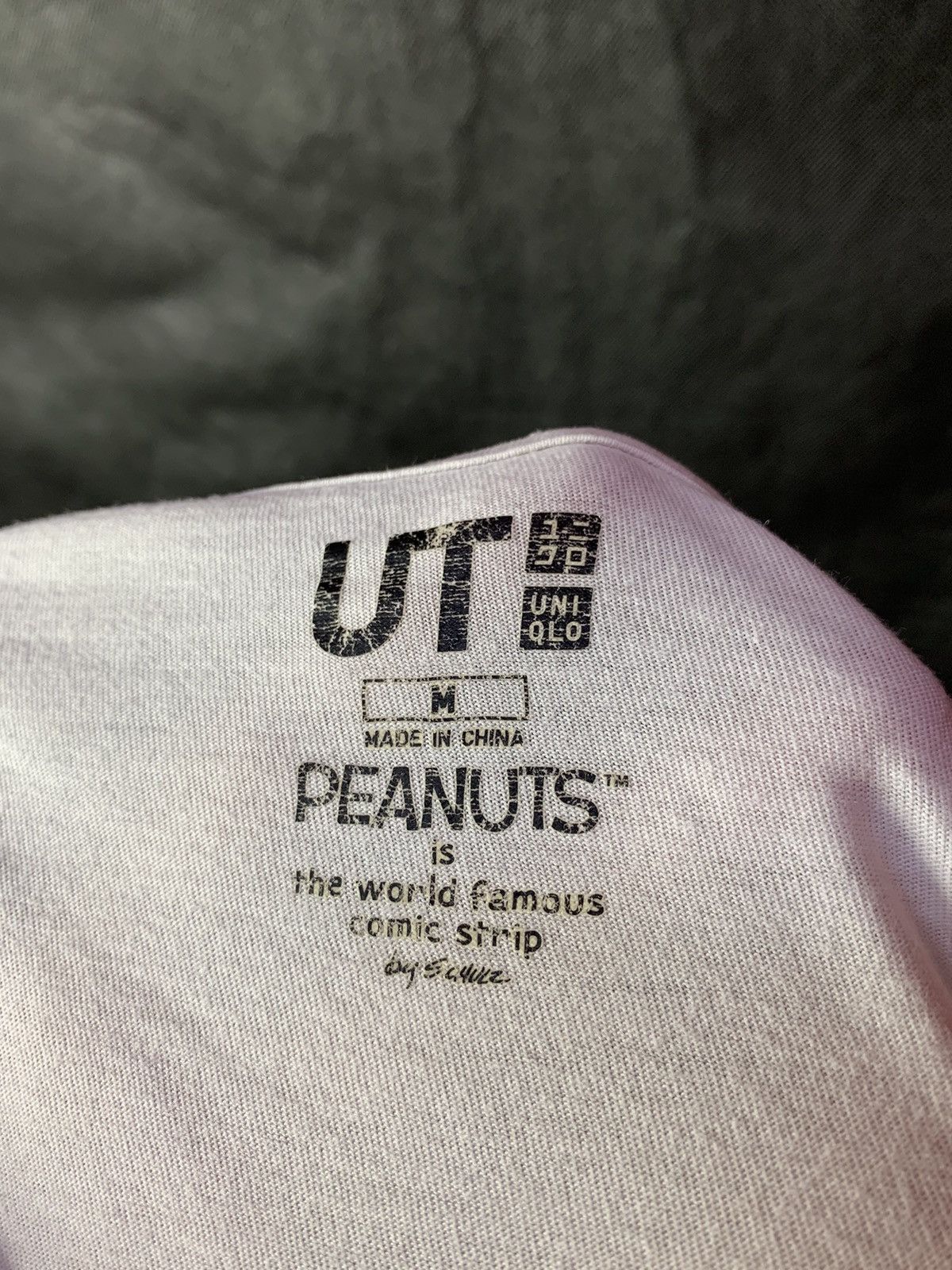 Japanese Brand Steals! Uniqlo Snoopy Peanuts Cartoon Tee Big Logo Size US M / EU 48-50 / 2 - 4 Thumbnail