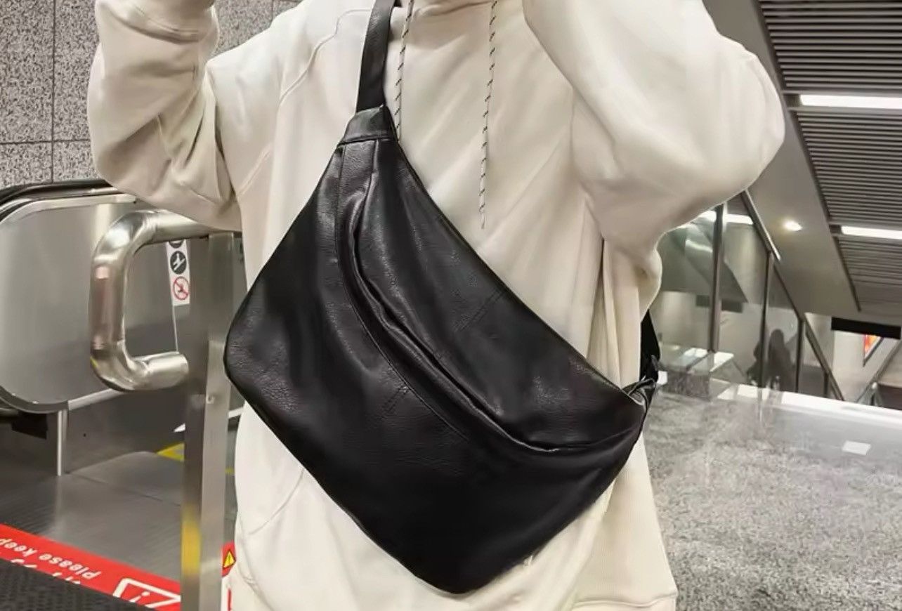 Leather Leather Chest Bag Size ONE SIZE - 1 Thumbnail