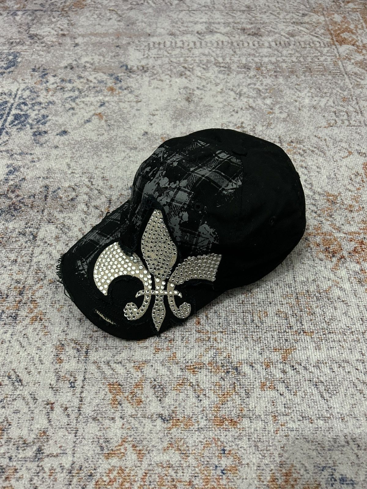 If Six Was Nine Leader Rippert Cross Swarovski Caps Size ONE SIZE - 1 Thumbnail