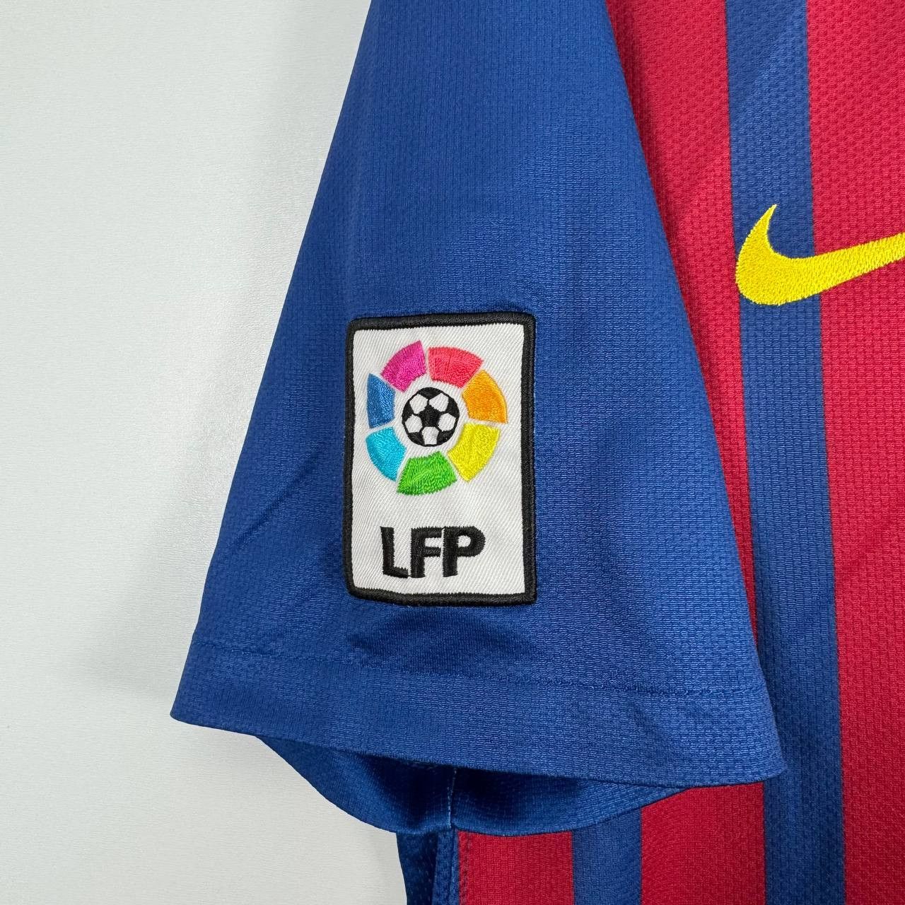 Nike Nike FC Barcelona 2011 2012 Jersey 419877-486 Mens Size M Size US M / EU 48-50 / 2 - 4 Thumbnail