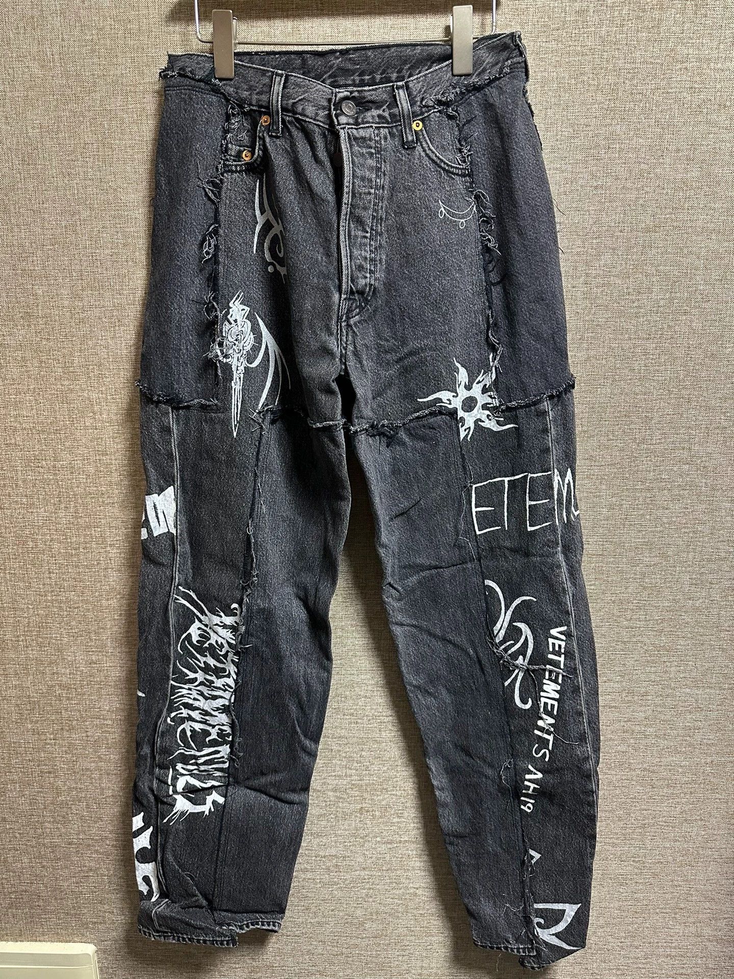 Vetements Vetements Tattoo Logo Splicing Cowboy Pants -DMC Size US 32 / EU 48 - 1 Thumbnail