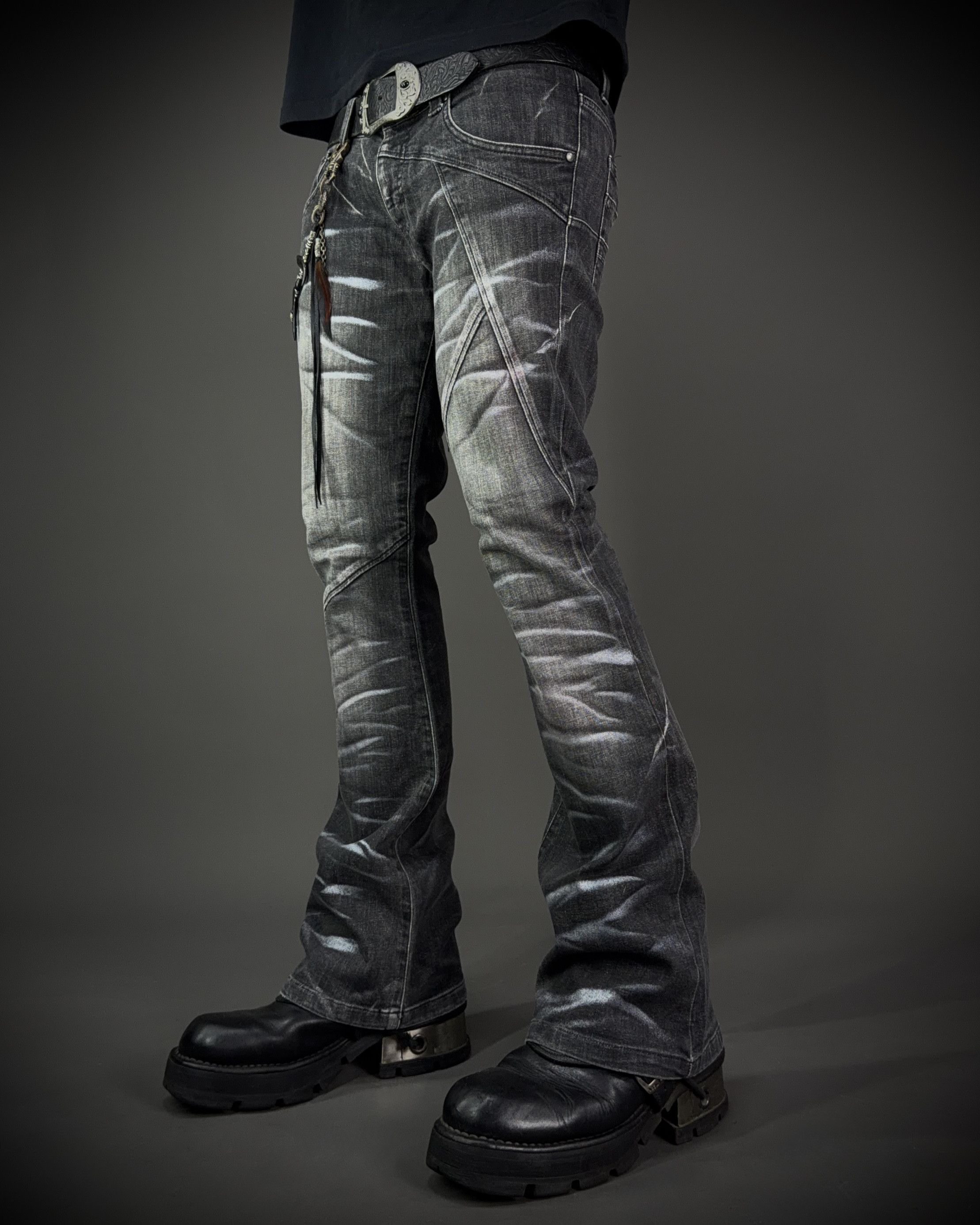 Tornado Mart Tornado Mart Black Whiskered Faded Flared Denim Size US 33 - 2 Thumbnail