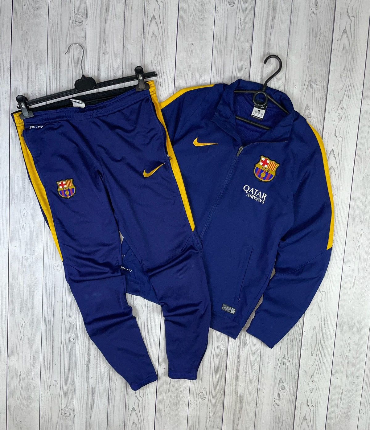 Nike Vintage Nike Barcelona soccer track suit size S blue rare Size US S / EU 44-46 / 1 - 1 Thumbnail