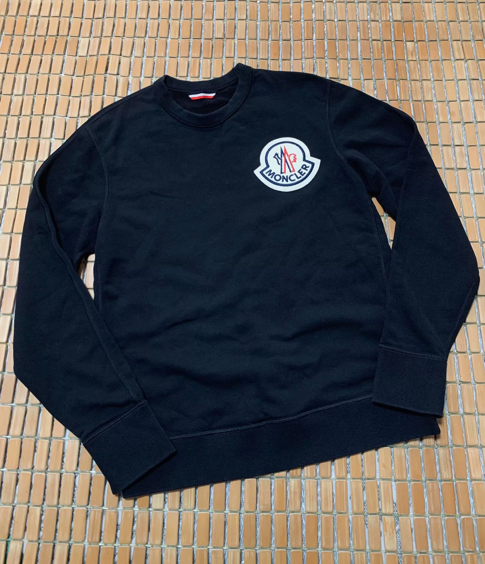 Moncler Moncler Large Logo Sweatshirt Size US S / EU 44-46 / 1 - 1 Thumbnail