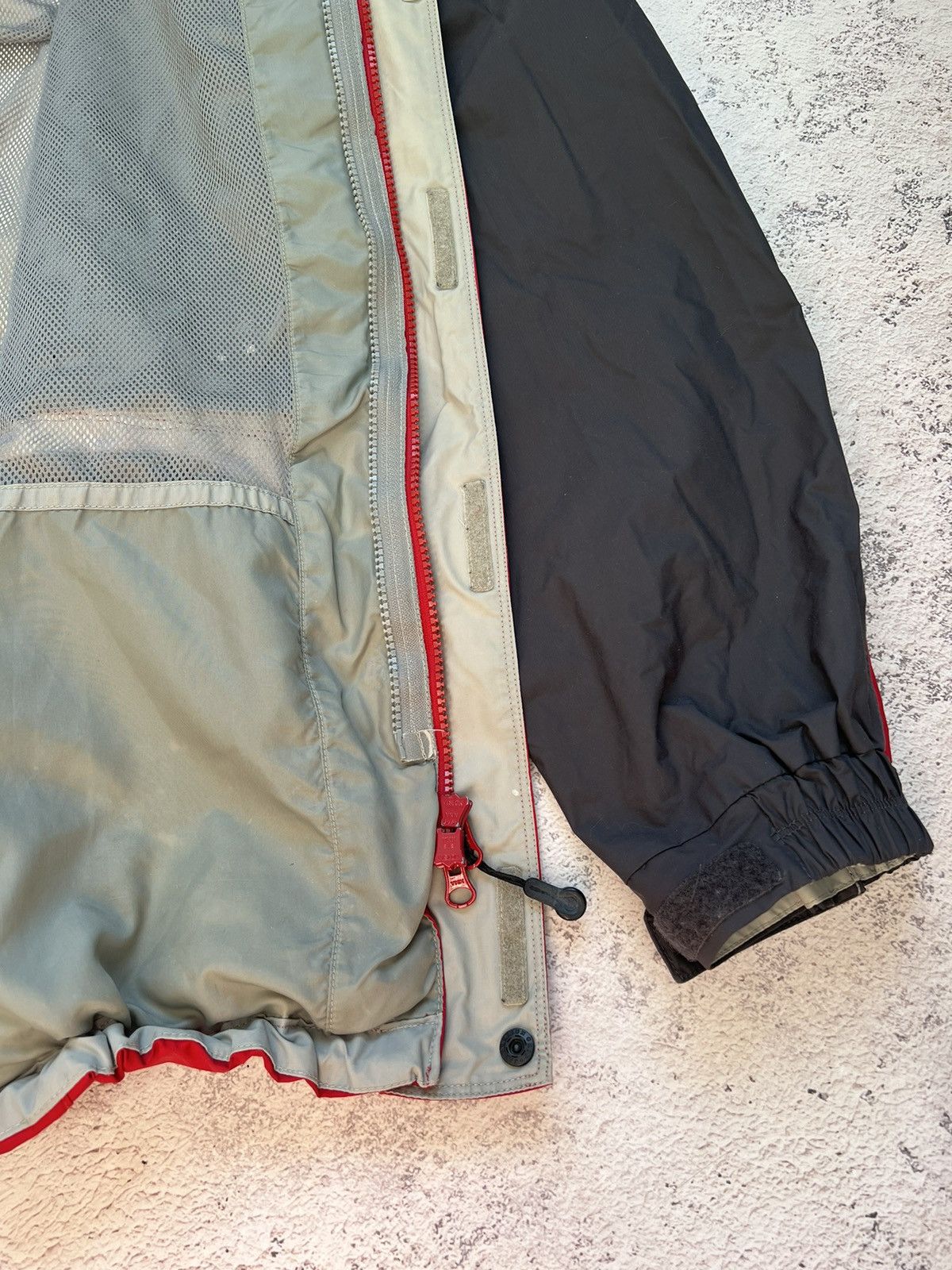 Berghaus × Vintage Berghaus Vintage Outdoor Waterproof Jacket Size US L / EU 52-54 / 3 - 9 Thumbnail