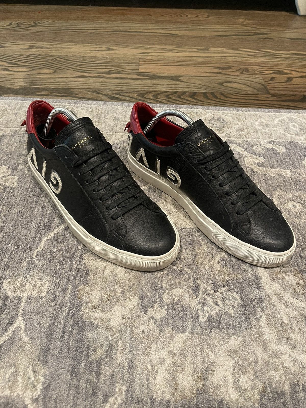 Givenchy Givenchy urban low-top sneaker Size US 8 / EU 41 - 1 Thumbnail