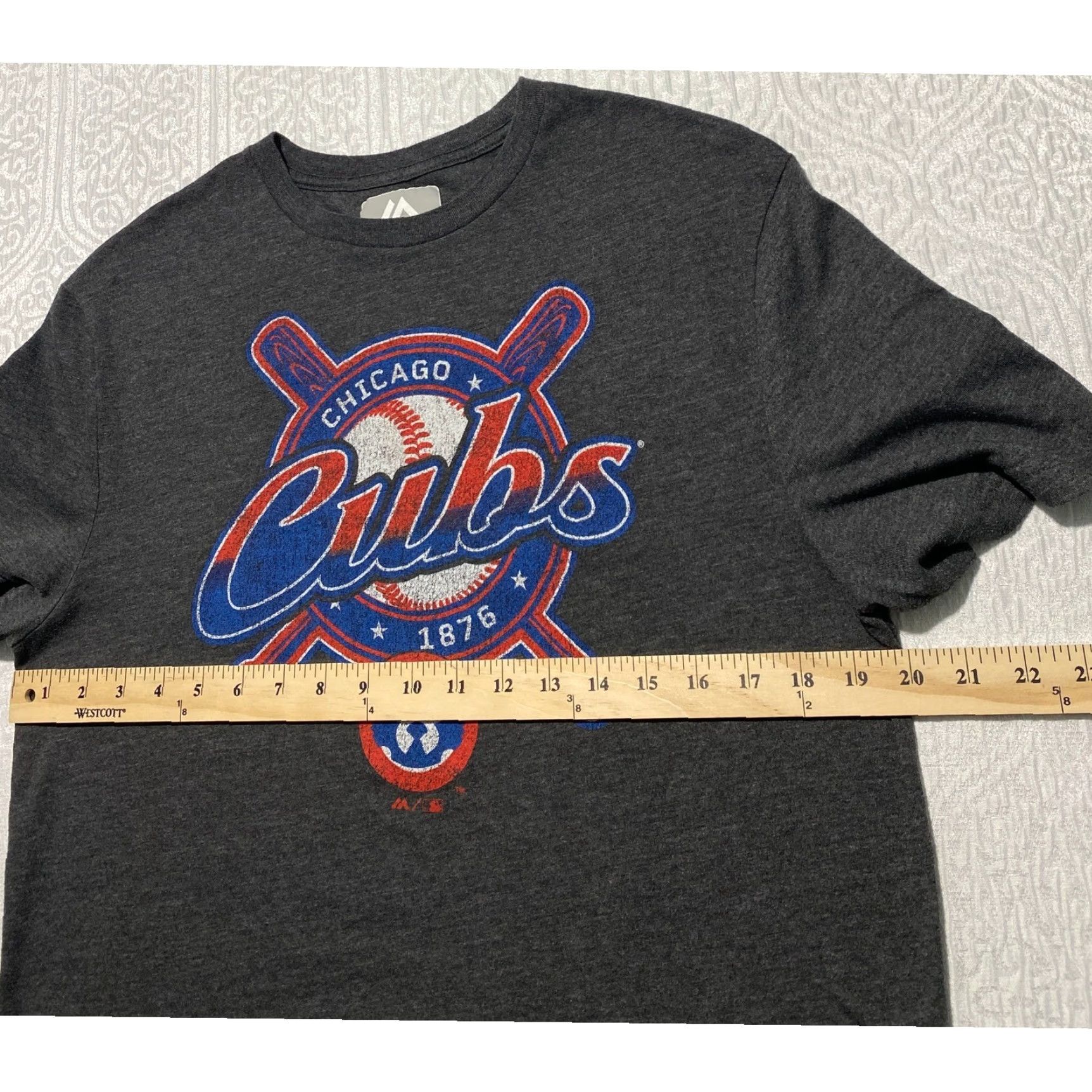MLB Majestic Chicago Cubs MLB Graphic T-Shirt Mens M Charcoal Gray Short Sleeve Crew Neck Logo Crossed Bats Baseball Size US M / EU 48-50 / 2 - 5 Thumbnail