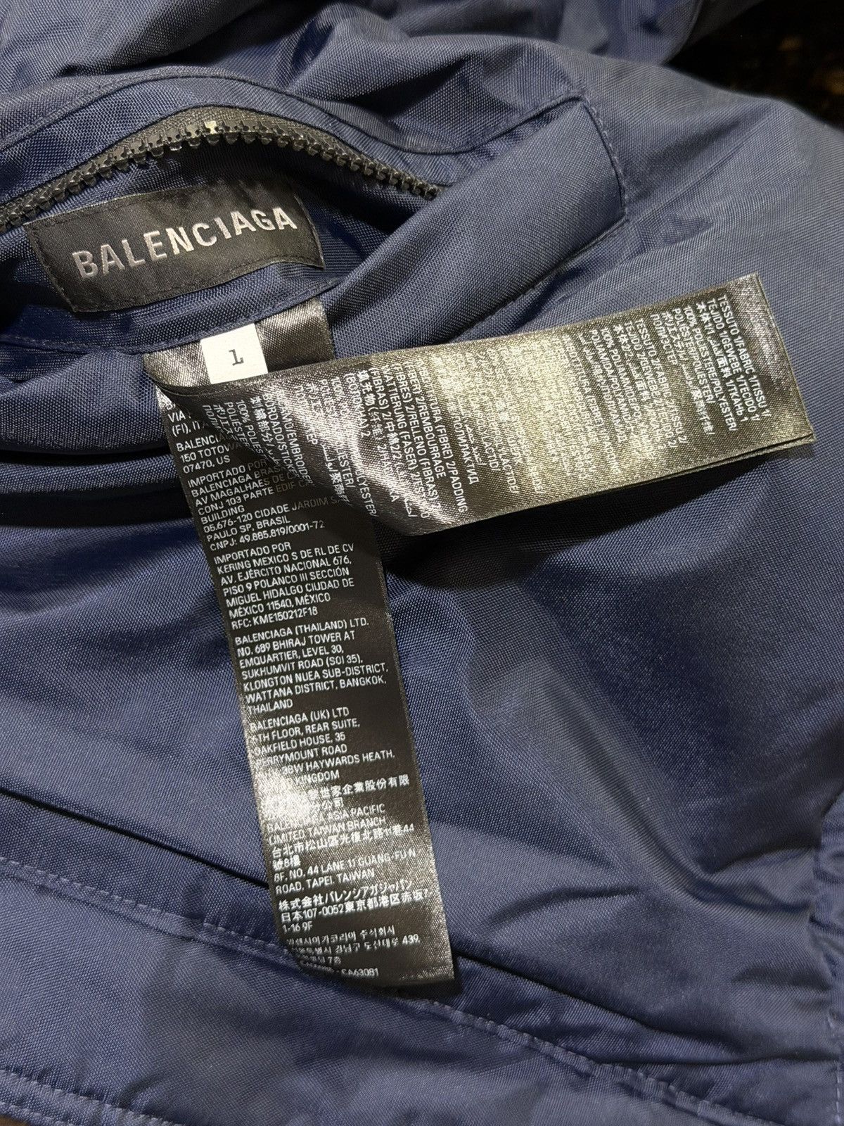 Balenciaga Balenciaga FW24 Runway Pin Reversible Down Puffer Jacket Size US S / EU 44-46 / 1 - 21 Thumbnail