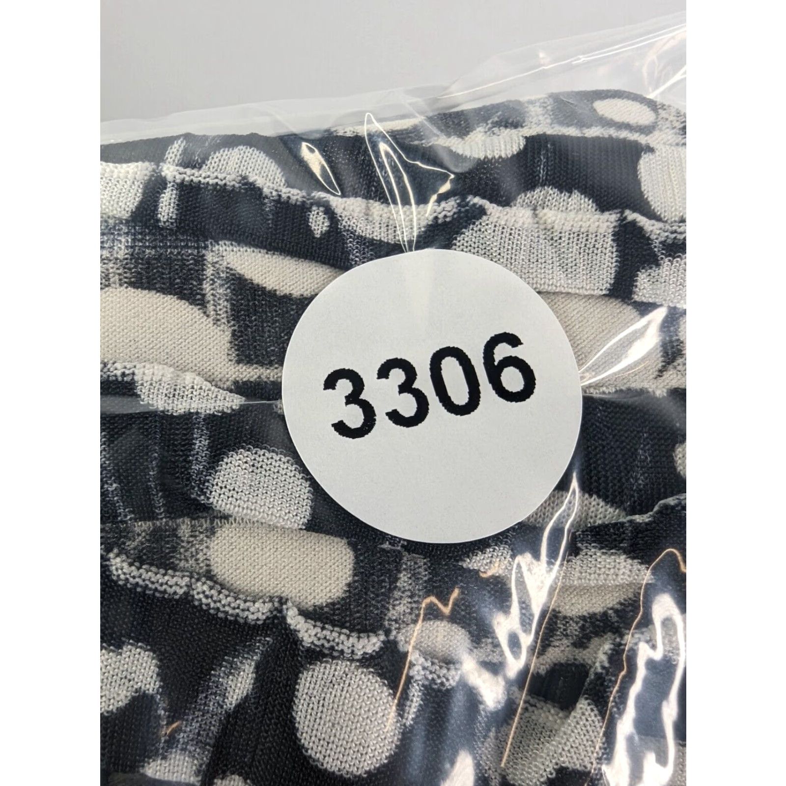 Vintage Maggie Barnes Blouse Shirt 4X Women Black White Ruffle Layers Dot Print Button Short Sleeve Round Neck Casual/Career 4X Womens Blouse Size XXL / US 16-18 / IT 52-54 - 8 Thumbnail