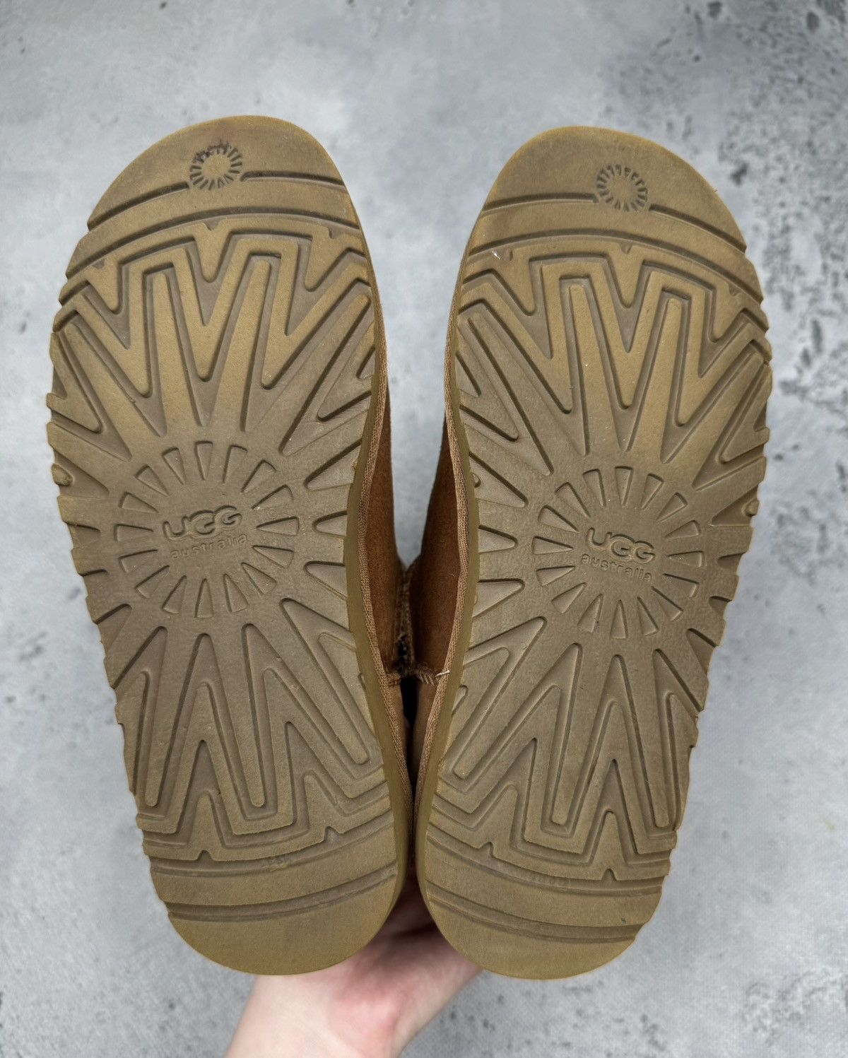 Ugg UGG Australia Bailey Button Short Chestnut Sheepskin Boots Size US 6 / IT 36 - 10 Thumbnail