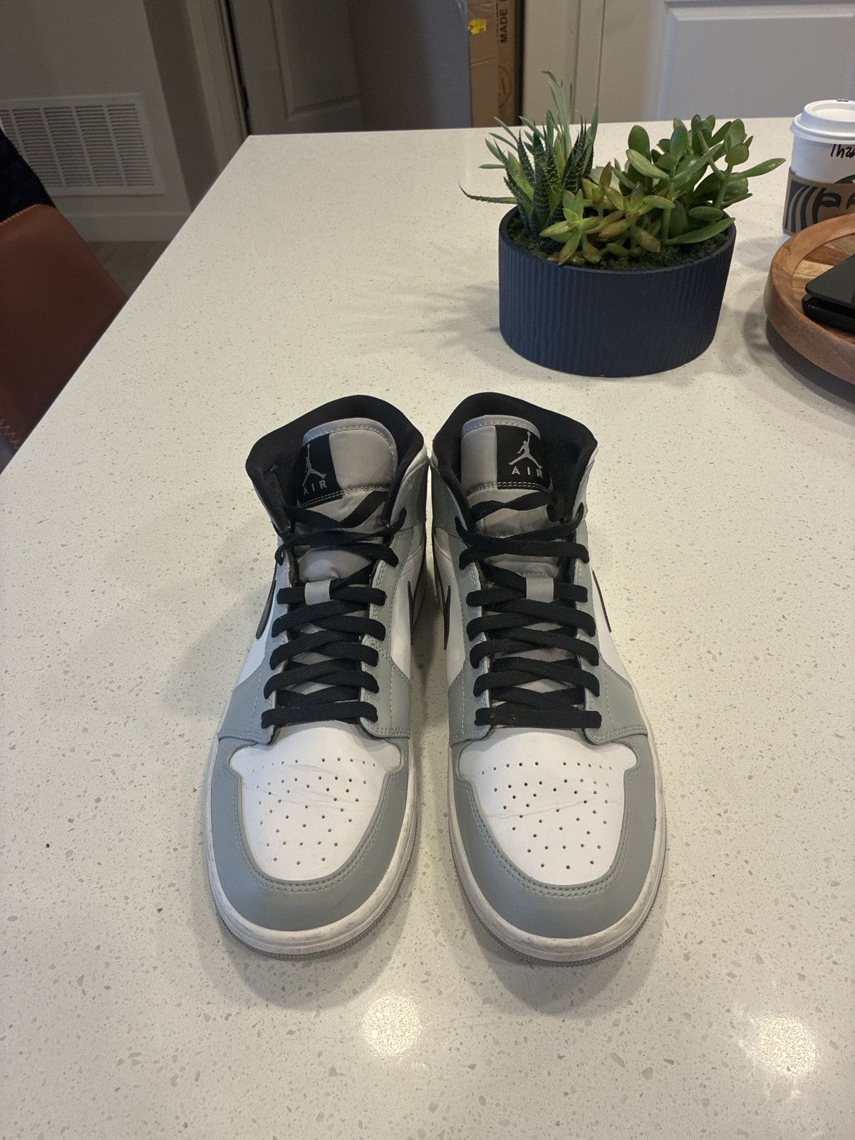 Jordan Brand Jordan 1 Mid Light Smoke Grey SIZE 11.5 Size US 11.5 / EU 44-45 - 2 Thumbnail