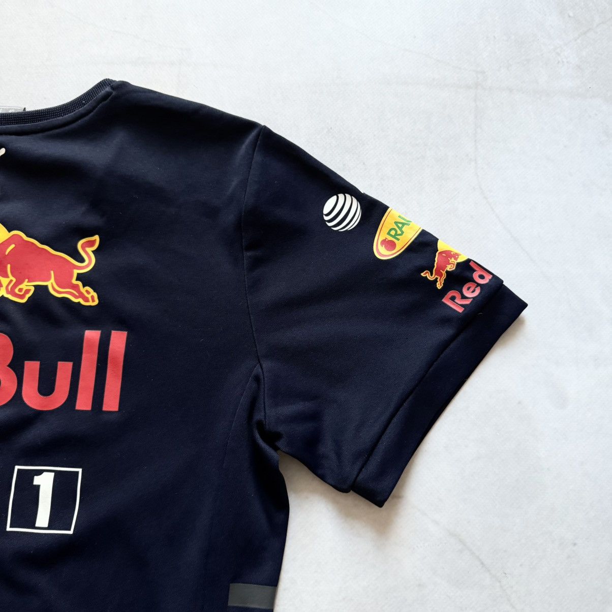 Red Bull Red Bull Puma Formula 1 Ferrari Mercedes Shirt Jersey Y2K Size US S / EU 44-46 / 1 - 8 Thumbnail
