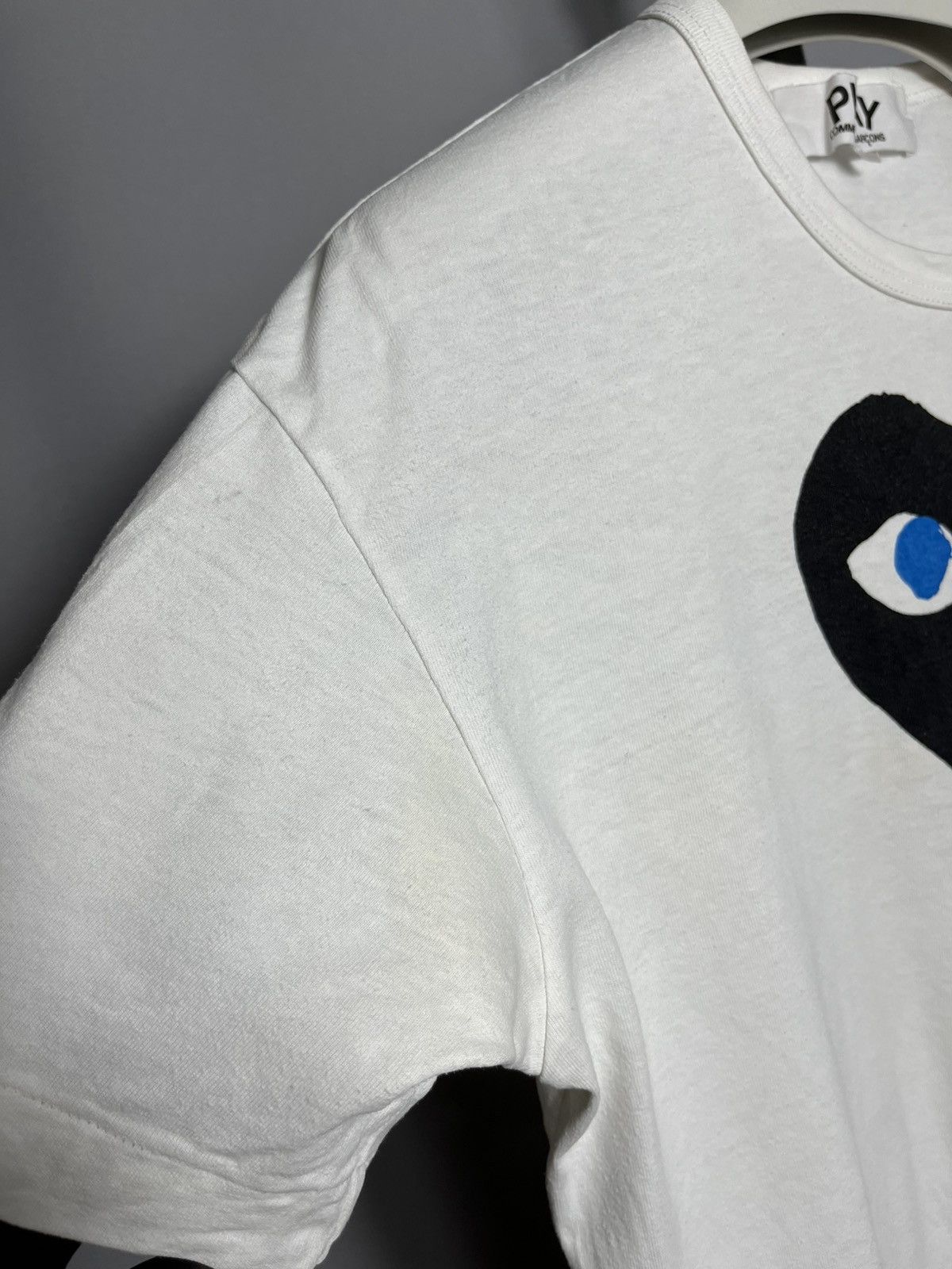 Comme des Garcons COMME DES GARCONS CDG PLAY BLACK HEART WITH BLUE EYES TEE Size US XL / EU 56 / 4 - 6 Thumbnail