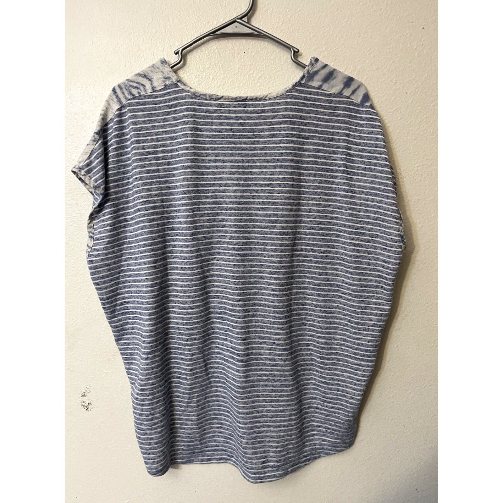 Vintage Chico’s Tie Dye Diamond Top Blouse Blue Size 2 Rayon Cap Sleeve Womens Blouse Vintage Designer Shirt Mens? Size XS / US 0-2 / IT 36-38 - 2 Thumbnail