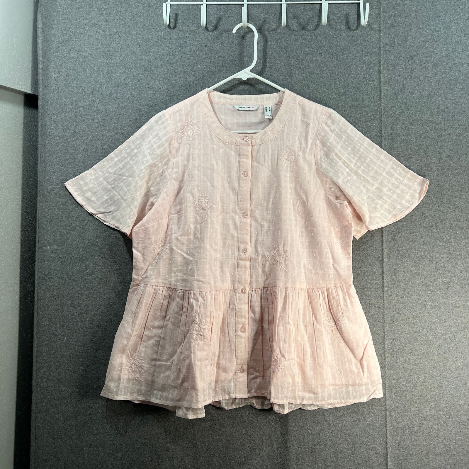 Isaac Mizrahi Isaac Mizrahi LIVE! Embroidered Textured Blouse Size M / US 6-8 / IT 42-44 - 1 Thumbnail