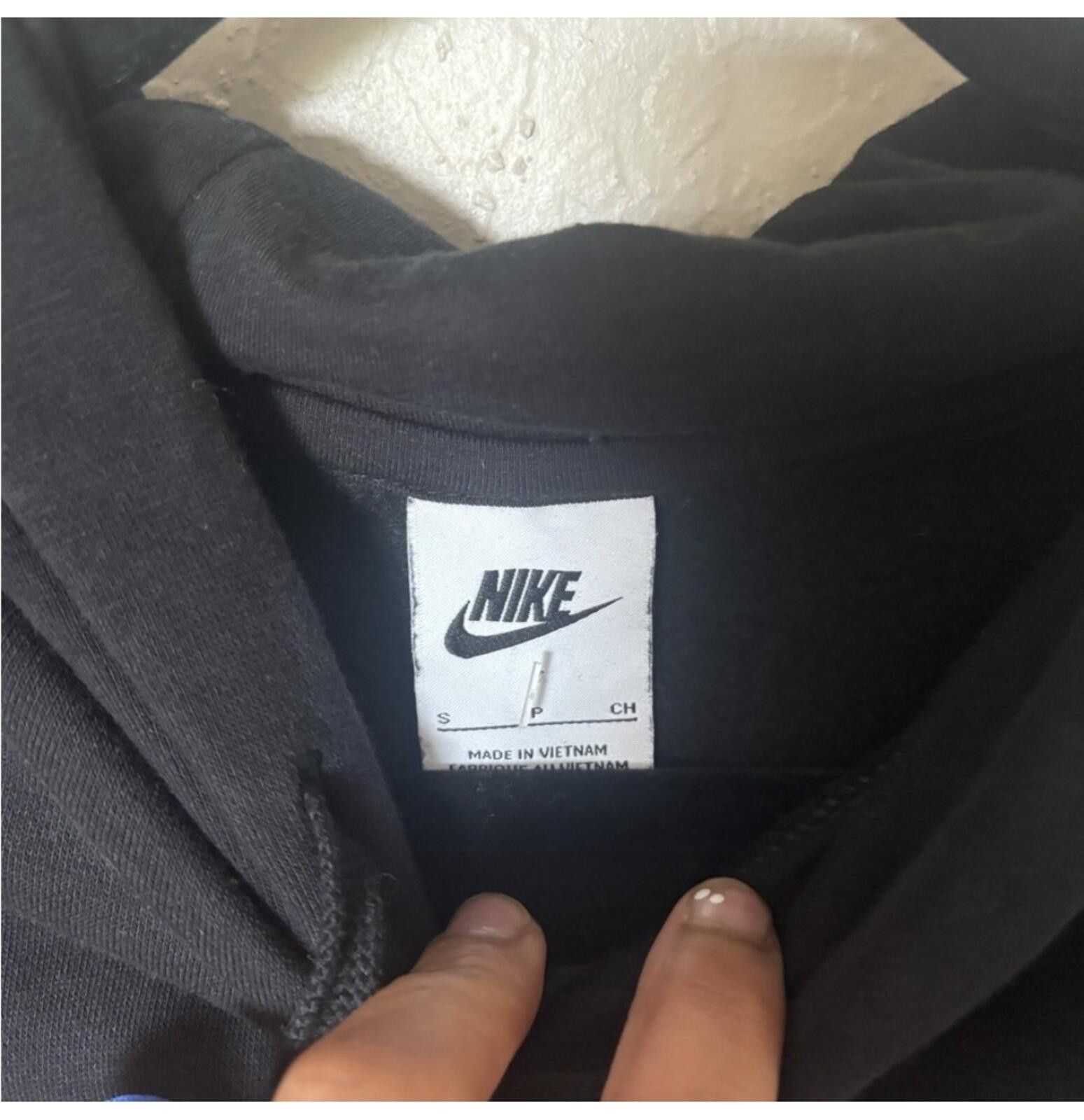 Nike (NIKE) Black Hoodie with Pink and Blue Logo Size US S / EU 44-46 / 1 - 7 Thumbnail