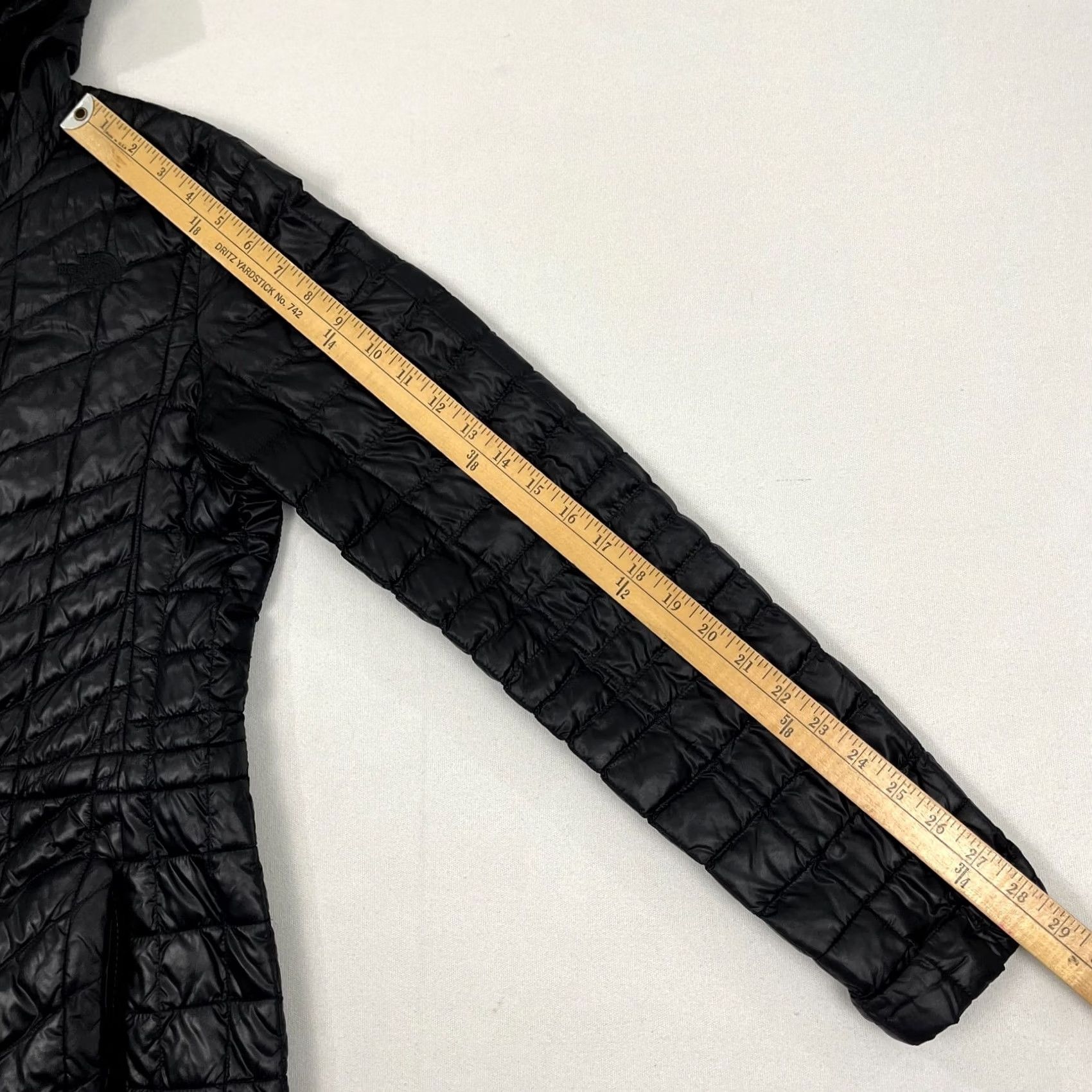 The North Face VINTAGE? No. The North Face Thermoball Hooded Parka Jacket Womens S Black Quilted Puffer Coat Size S / US 4 / IT 40 - 6 Thumbnail