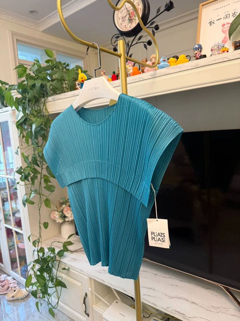 Issey Miyake Issey Miyake size:3 Green pleated short-sleeved shirt Size XS / US 0-2 / IT 36-38 - 3 Thumbnail