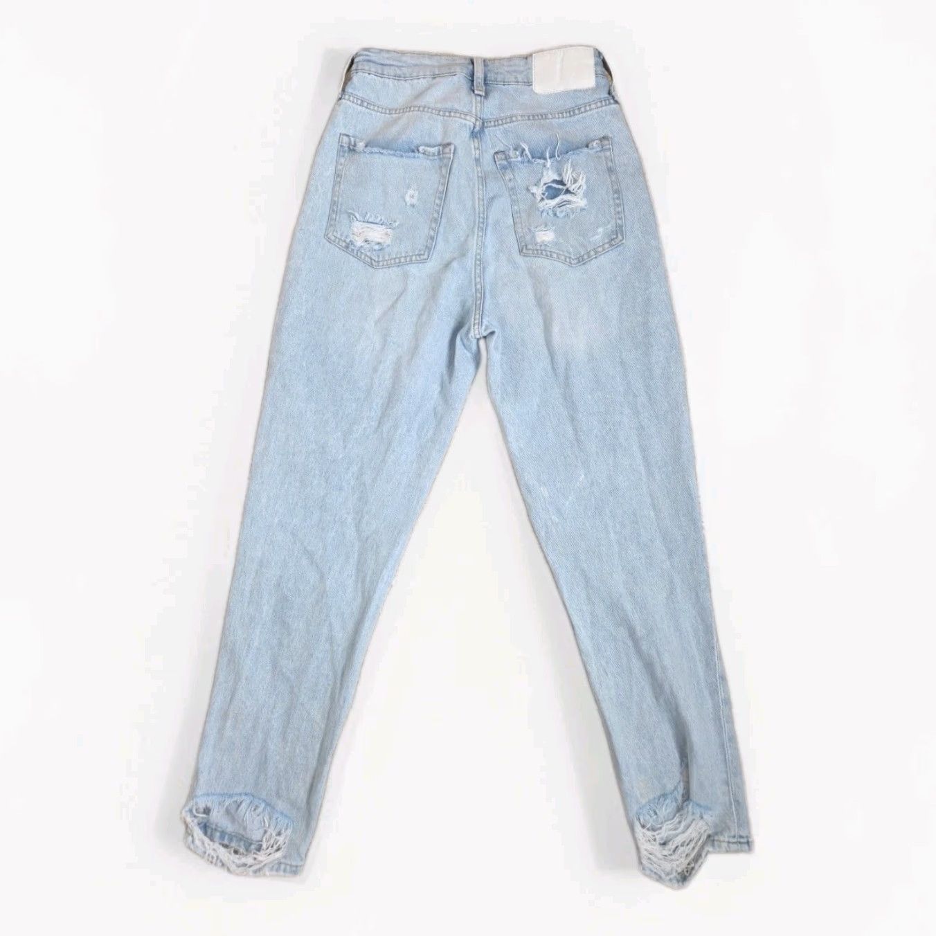 H&M VINTAGE H & M Ultra High Rise Distressed Mom Jeans Womens Size 4 Light Wash Size 27" / US 4 / IT 40 - 2 Thumbnail