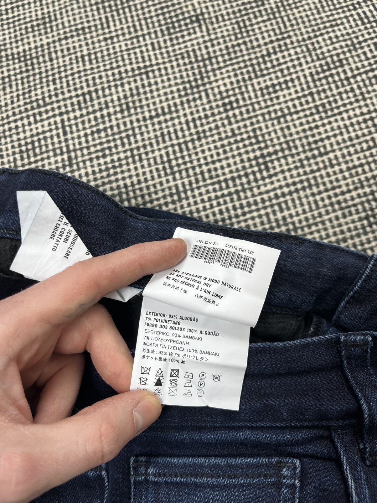 Prada 2017 Prada slim jeans nice washed indigo back tab logo Size US 30 / EU 46 - 8 Thumbnail