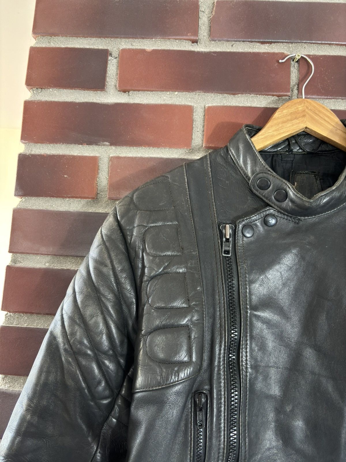 Vintage Vintage Leather Jacket men bikers 90s distressed avant-garde Size US S / EU 44-46 / 1 - 4 Thumbnail