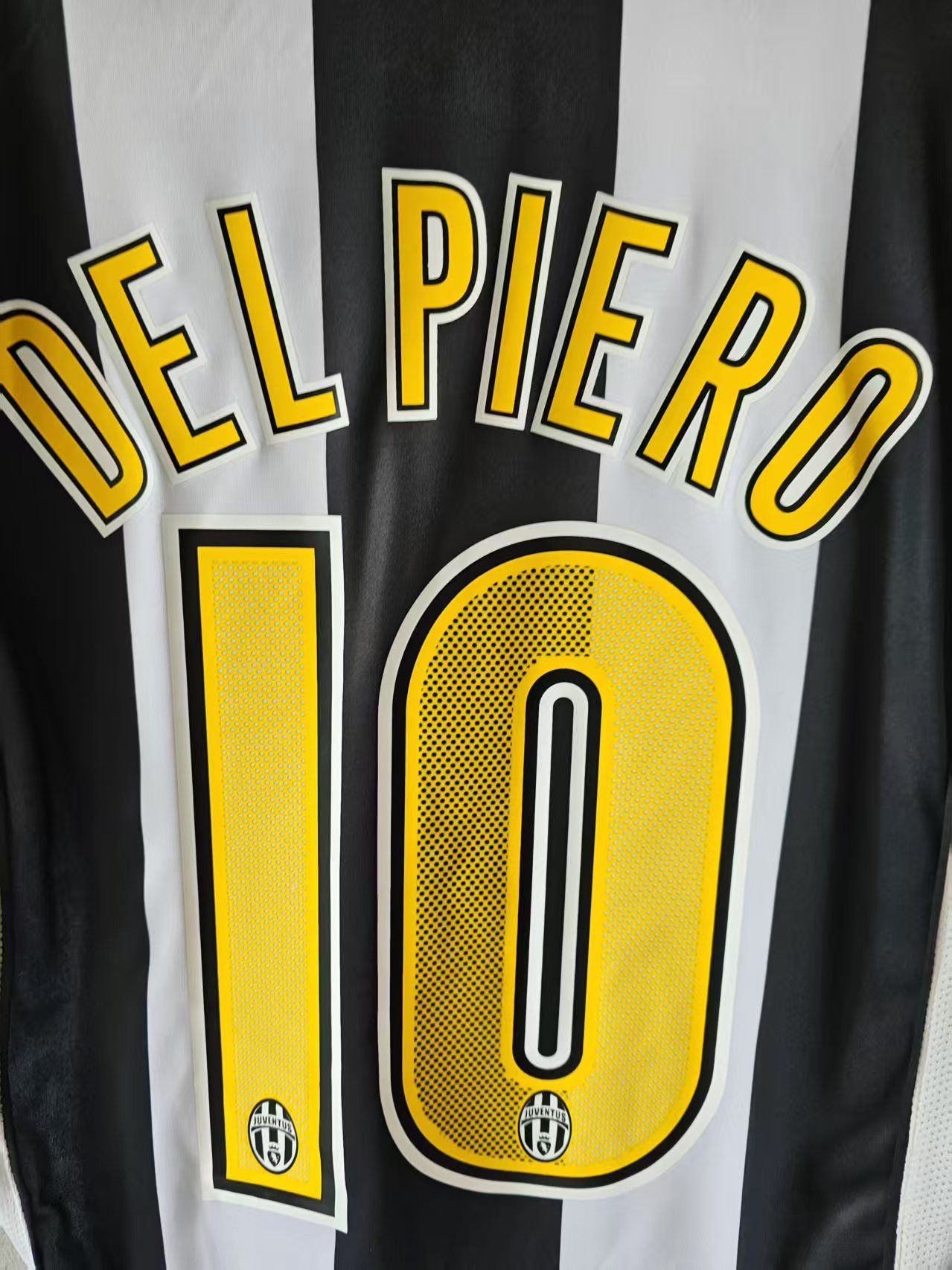 Other Juventus #10 del Piero Jersey 2004 2005 Size US S / EU 44-46 / 1 - 5 Thumbnail