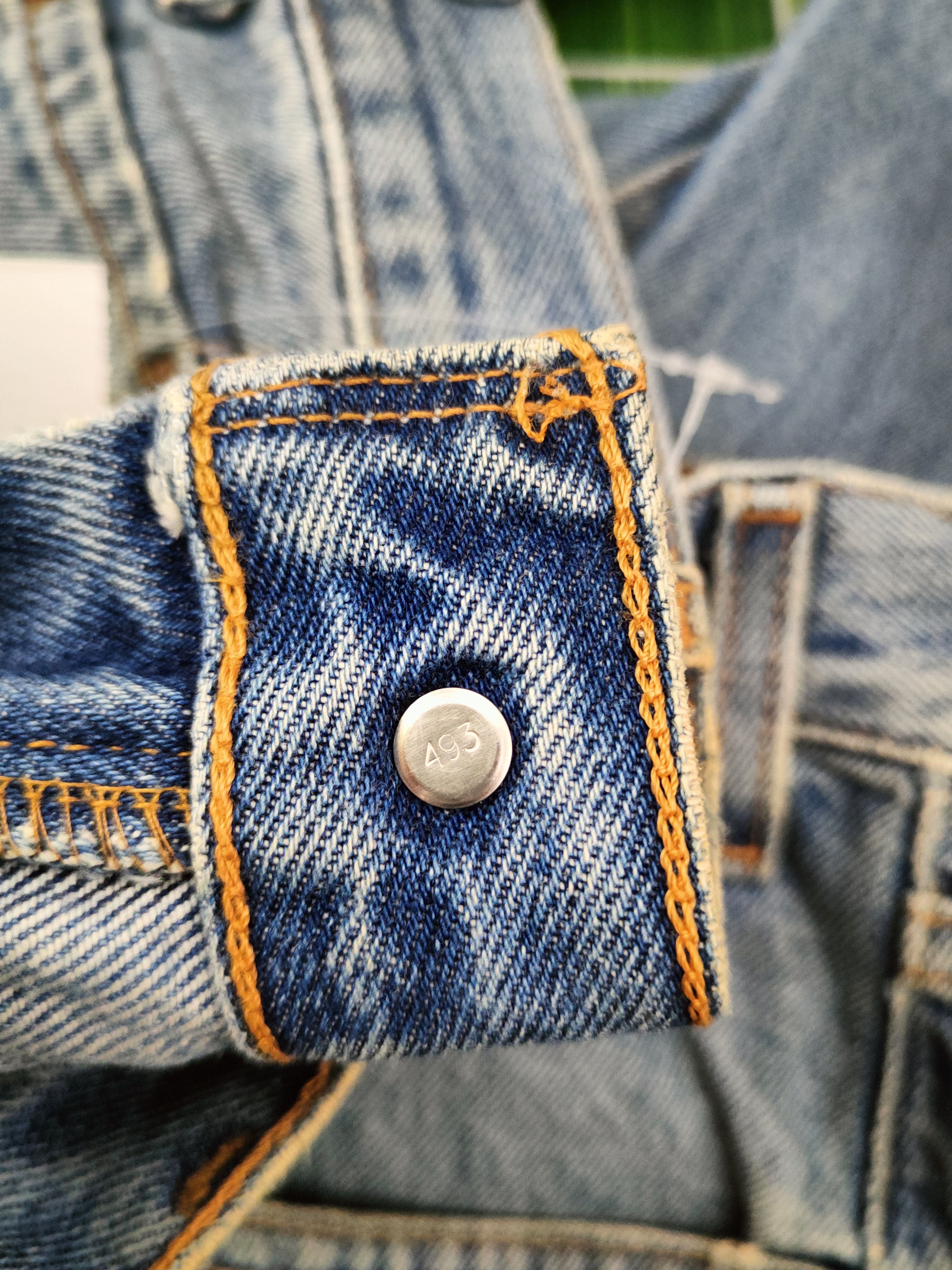 Levi's 550 Levi's Blue Distressed Ripped denim Jeans #S2837 Size US 35 - 16 Thumbnail