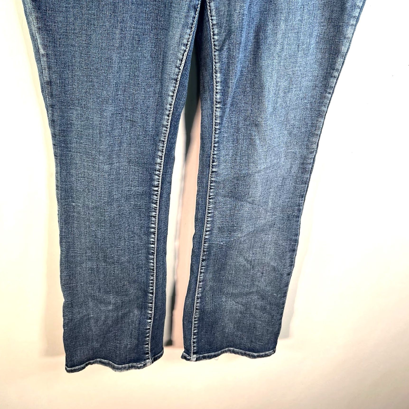 Denime Est 1946 Denim Boot-Cut Jeans Womens 16 Blue 36X33 Embroidered Beaded Rhinestone Casual Comfortable Stretch Regular Mid Rise Jeans Women Size 38" / US 16 / IT 52 - 4 Thumbnail