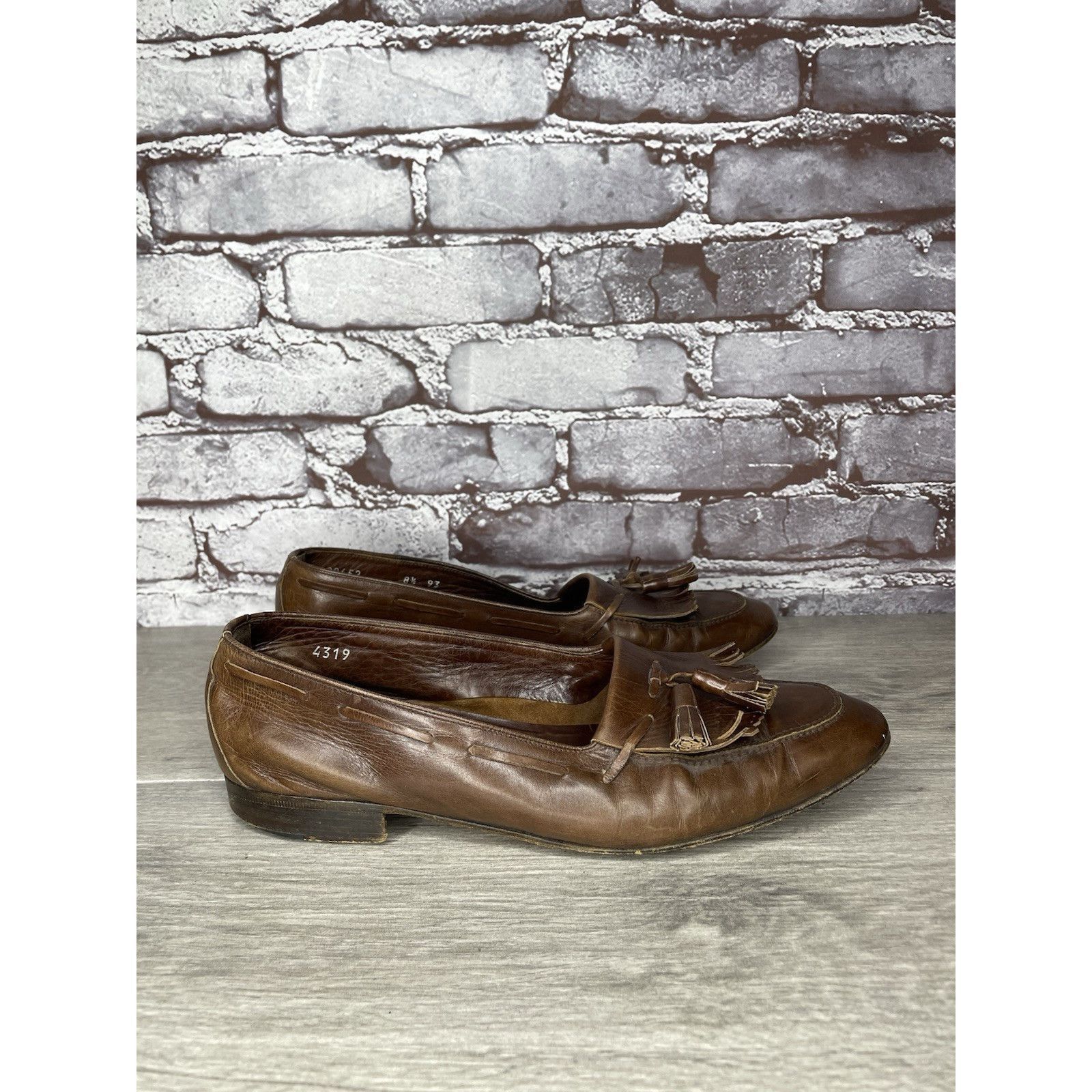 Moreschi Moreschi Brass Boot Brown Leather VTG Tassel Loafer Dress Sh Size US 8.5 / EU 41-42 - 1 Thumbnail