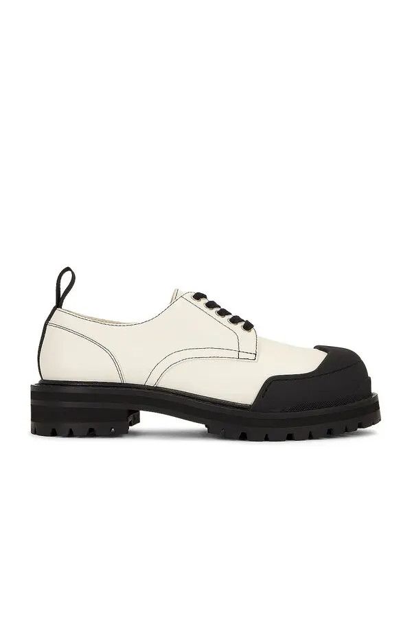 o1w1db11225 Dada Derby Shoes in White/Black