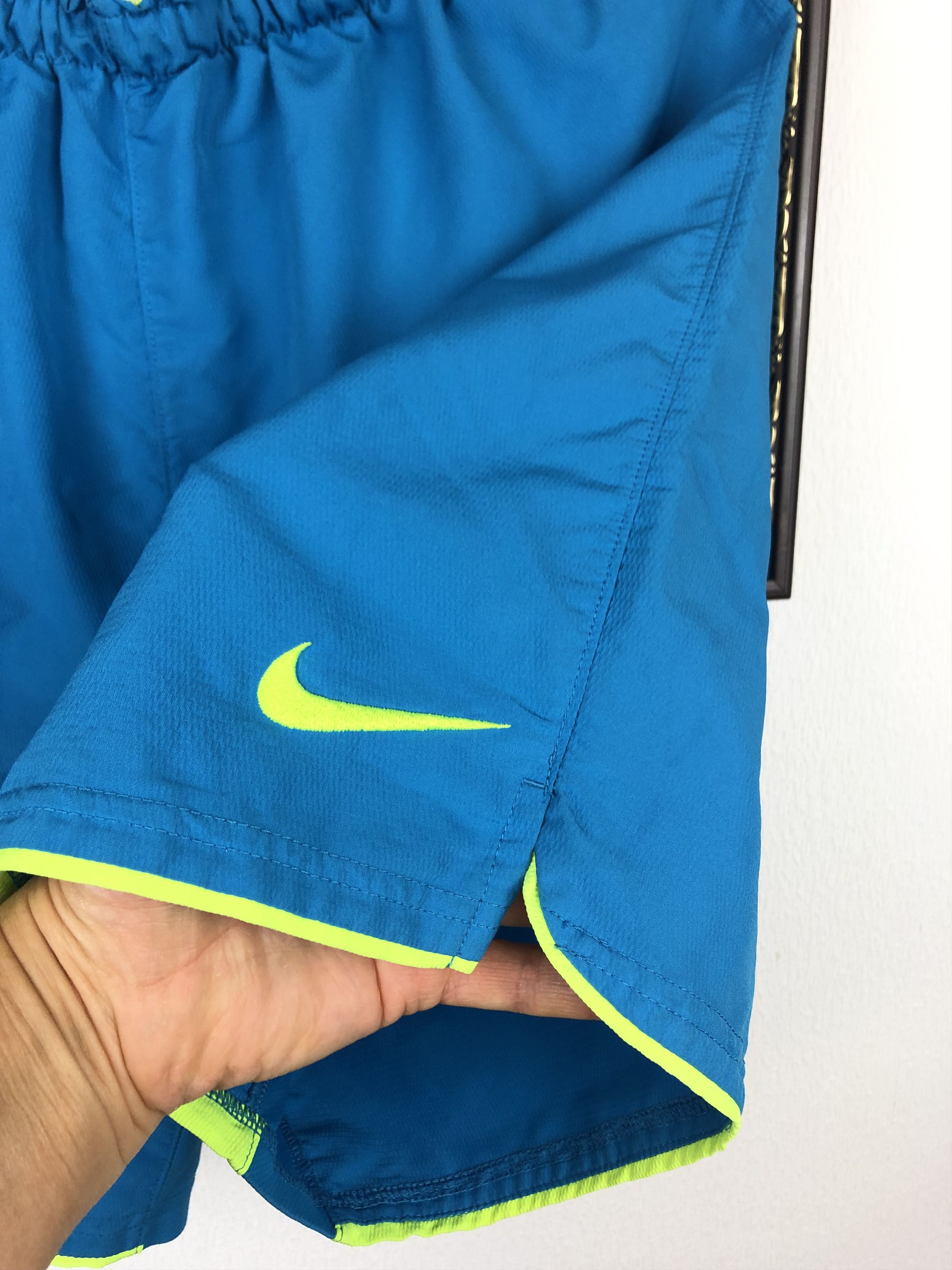 Nike Vintage Nike FC Barcelona Football Shorts Soccer Size S Size US 30 / EU 46 - 2 Thumbnail