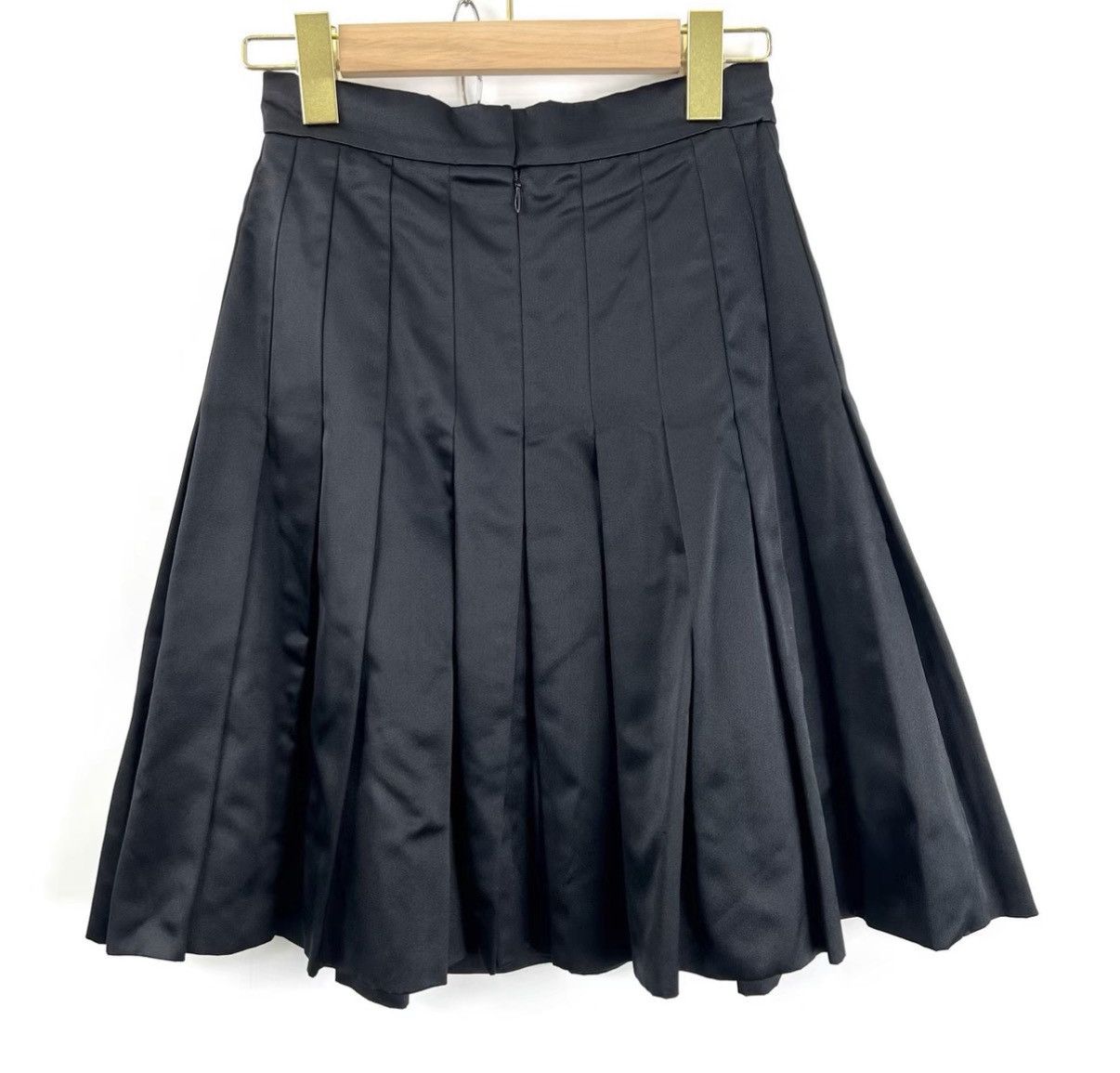 Chanel Chanel Black Satin Small Logo Pleated Skirt K12 Size 24" / US 00 / IT 34 - 2 Thumbnail