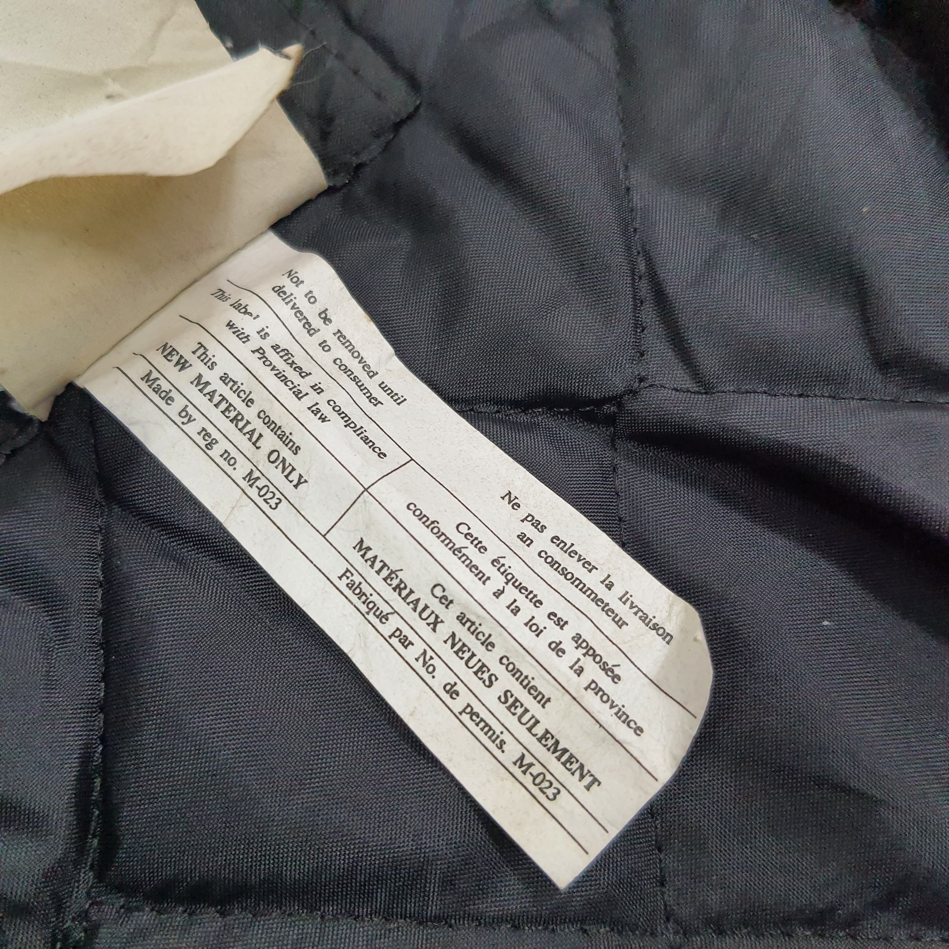 Vintage Vintage Volvo Automobile Embroidery Varsity Jacket C256N6 Size US L / EU 52-54 / 3 - 8 Thumbnail