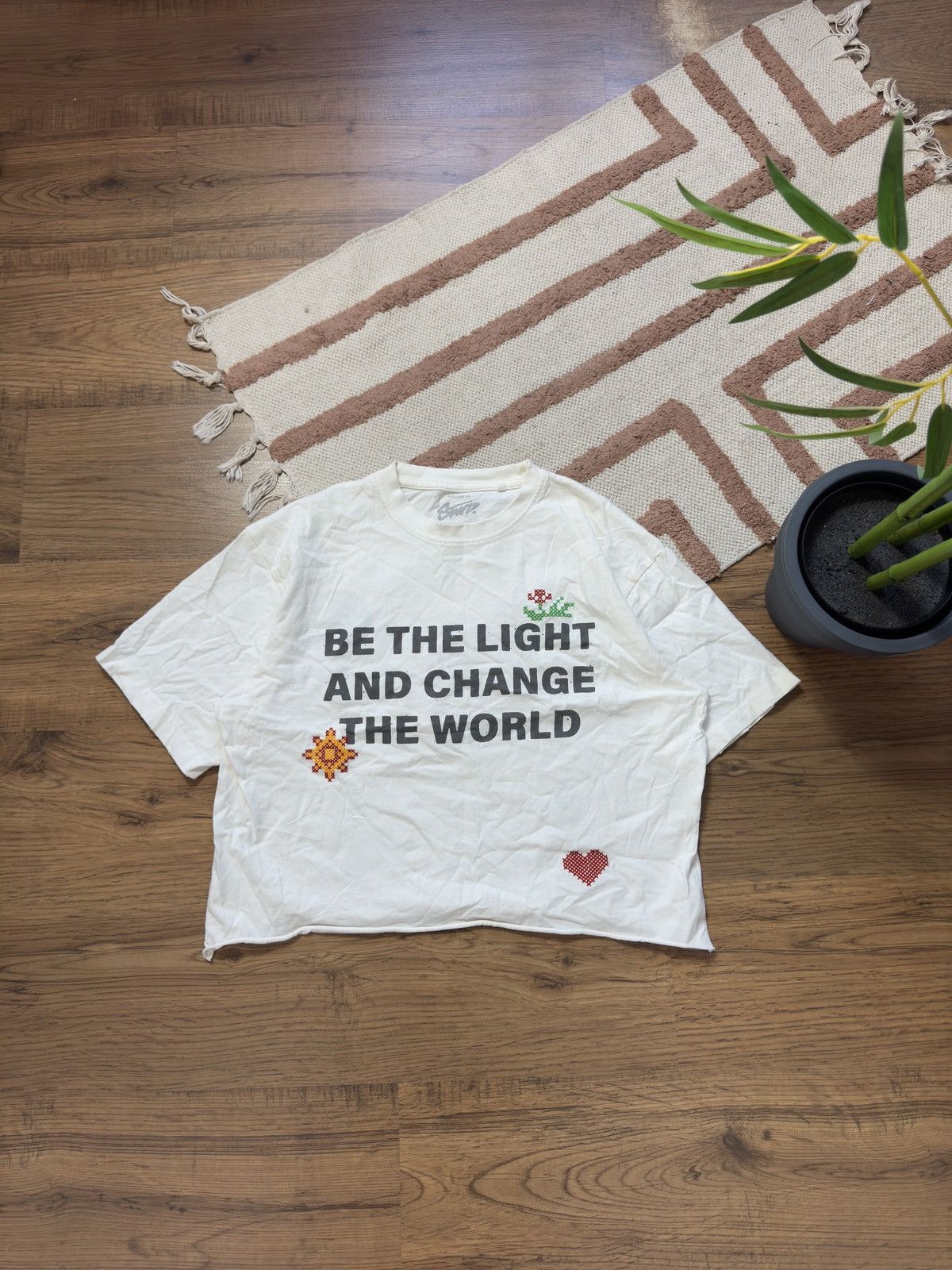 Vintage “BE THE LIGTH AND CHANGE THE WORLD” HUMOR BOXY FIT TEE Size US S / EU 44-46 / 1 - 1 Thumbnail