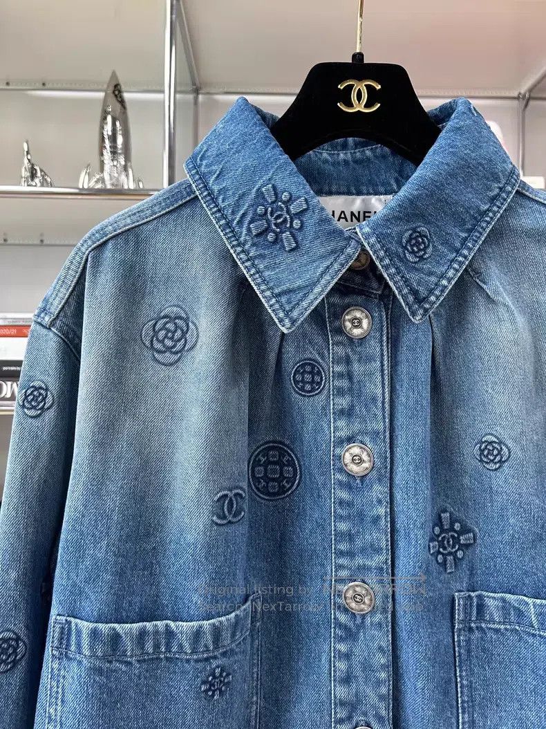 Chanel Chanel 24S camelia relief full-print short denim jacket Size L / US 10 / IT 46 - 2 Thumbnail
