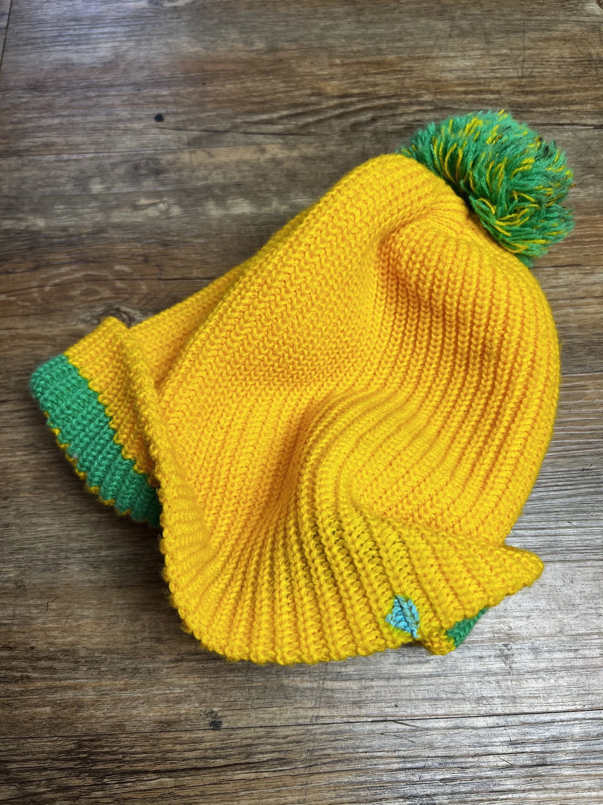 Vintage Vintage Yellow and Green Knit Beanie with Pom Pom Size ONE SIZE - 8 Thumbnail