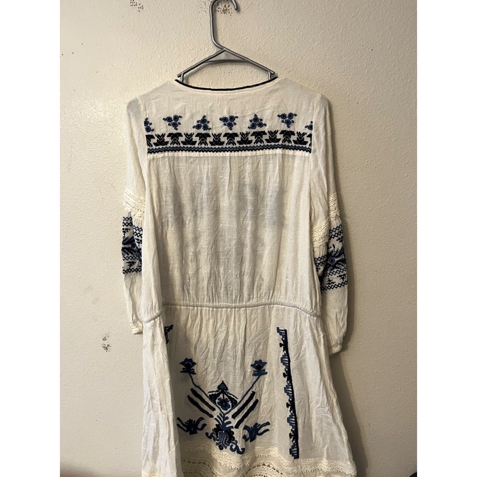 Free People Free People Anouk Ivory Combo Blue Embroidered Mini Dress Tunic Small Women's Blouson, Tunic 3/4 Sleeve Floral Casual Vintage-Style Dress Size S / US 4 / IT 40 - 3 Thumbnail
