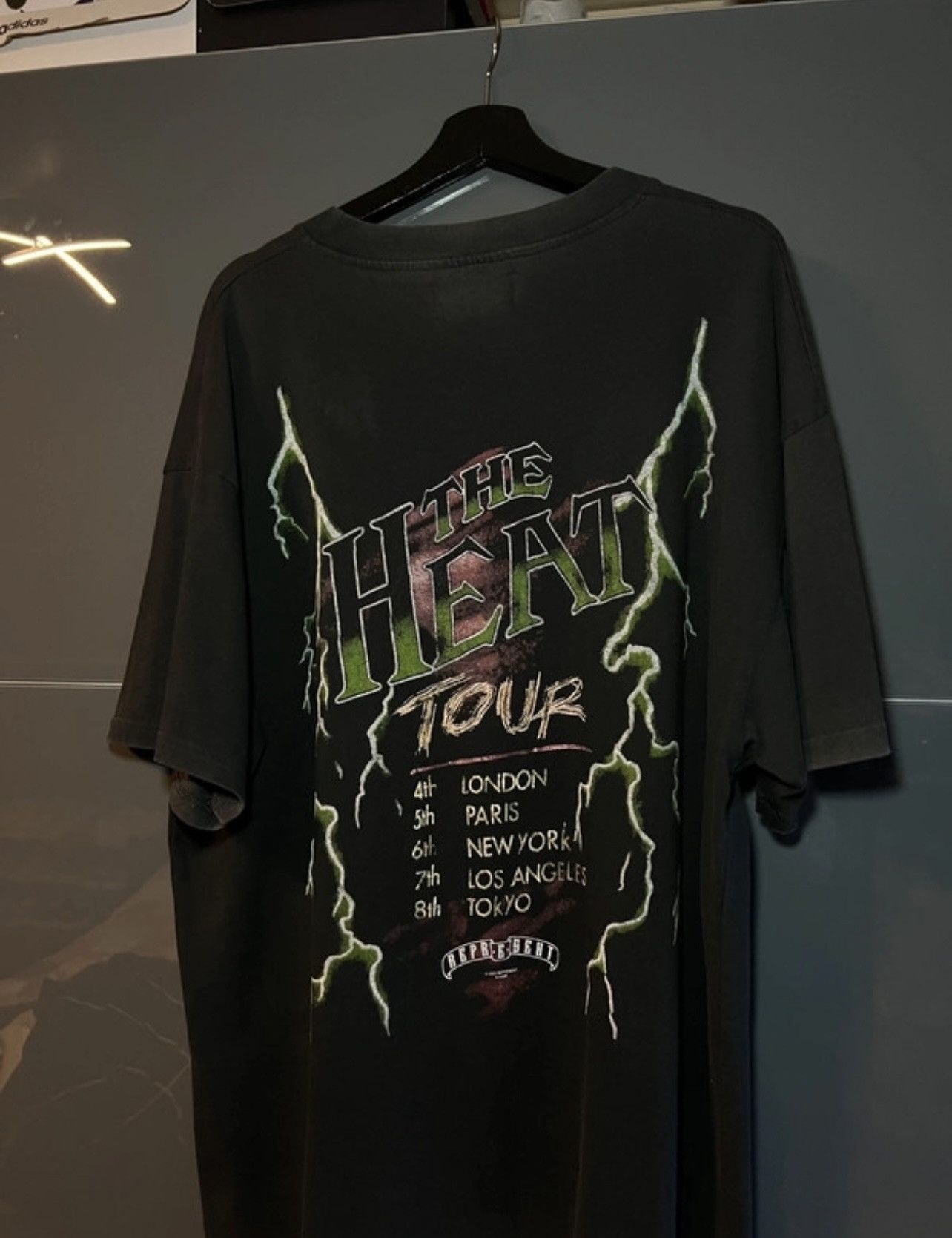 Represent Clo. Represent Heat Tour Shirt Size US XL / EU 56 / 4 - 1 Thumbnail