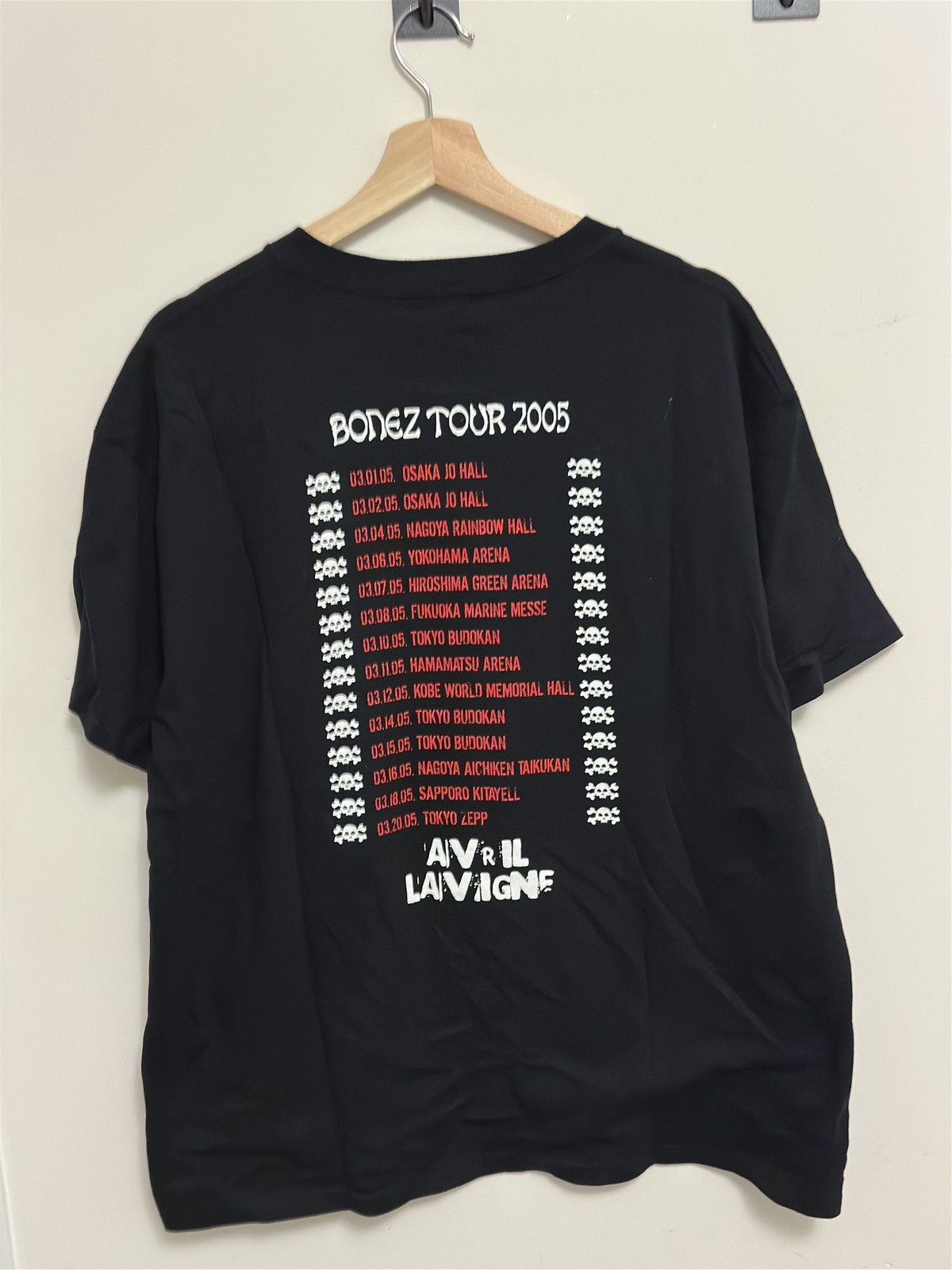 Vintage Vintage Avril Lavigne 2005 Japan Tour Bootleg Tee Size US L / EU 52-54 / 3 - 2 Thumbnail